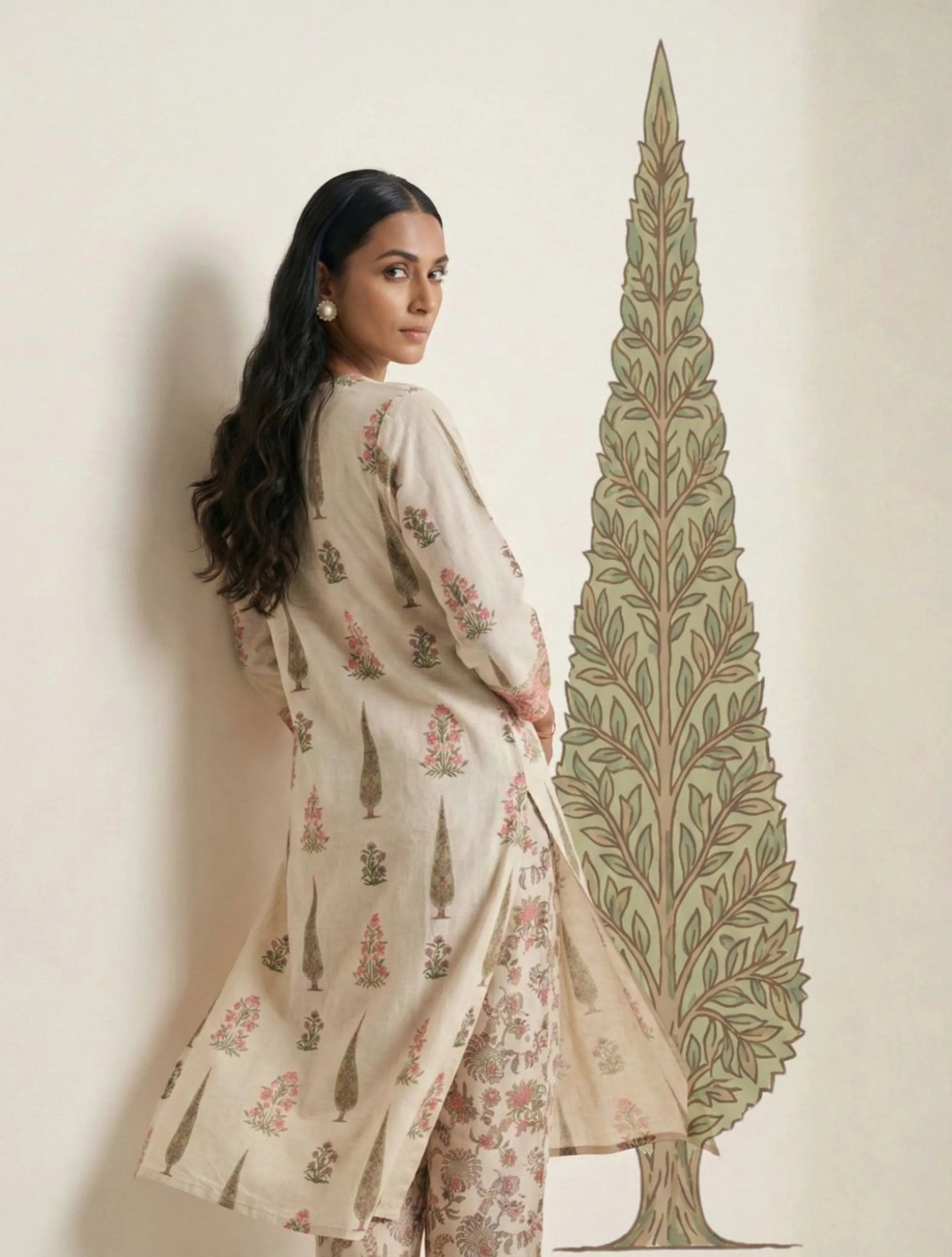 trueBrowns Ivory Boota Print V-Neck Kurta Pant Set