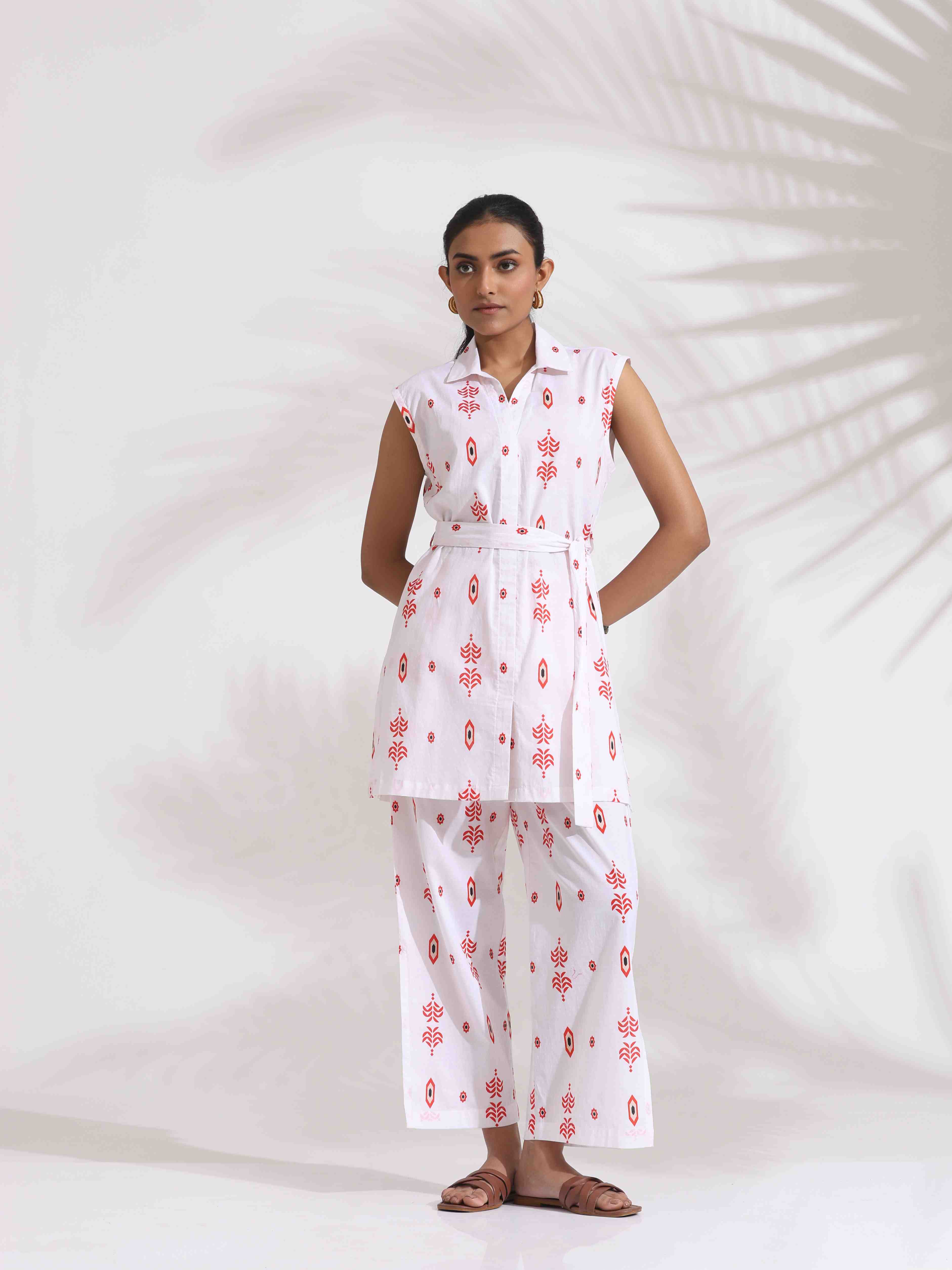 trueBrowns White Cotton Print Tie-up Top & Pants Co-ord Set