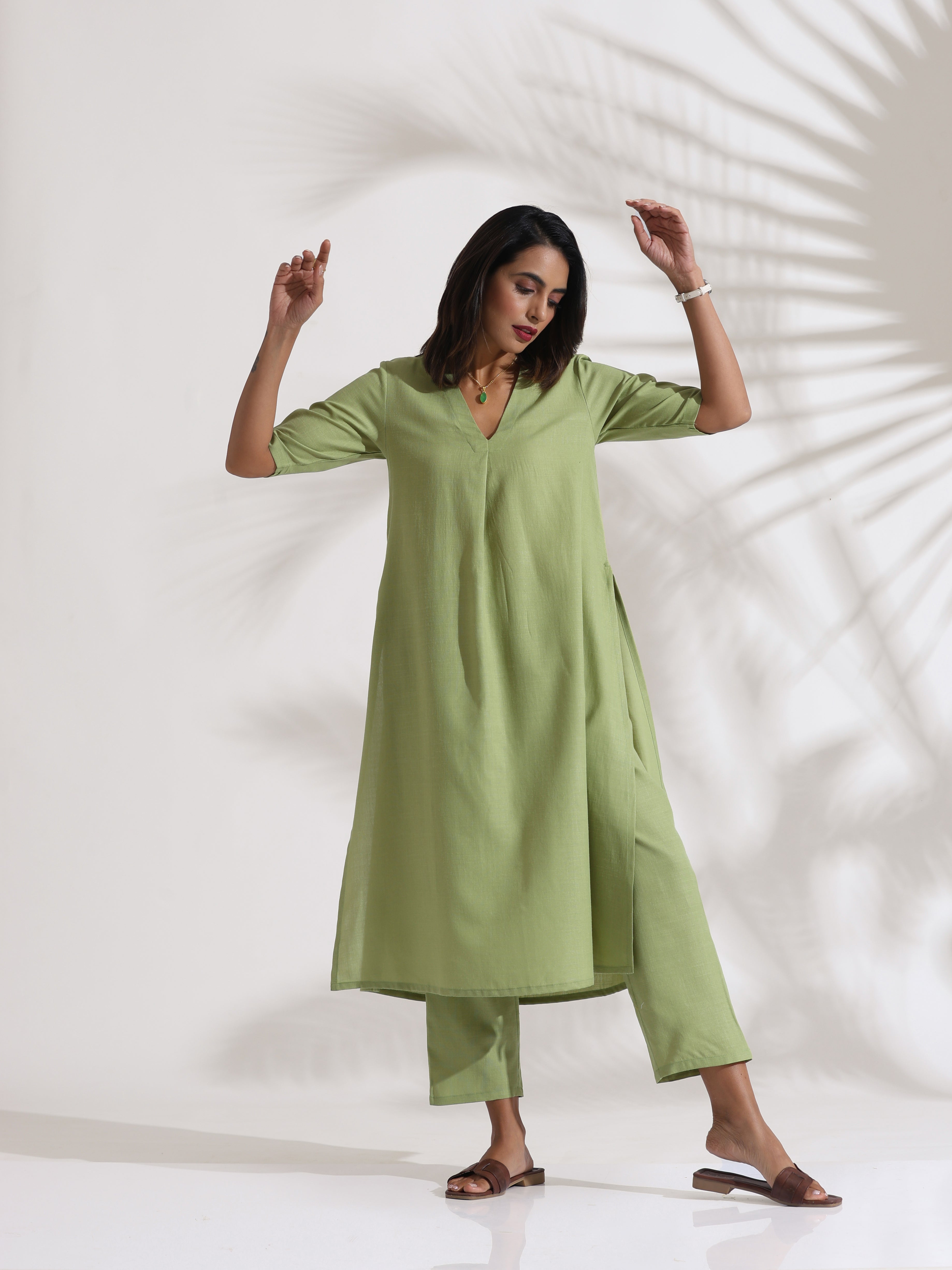 trueBrowns Green Slub Kurta Set
