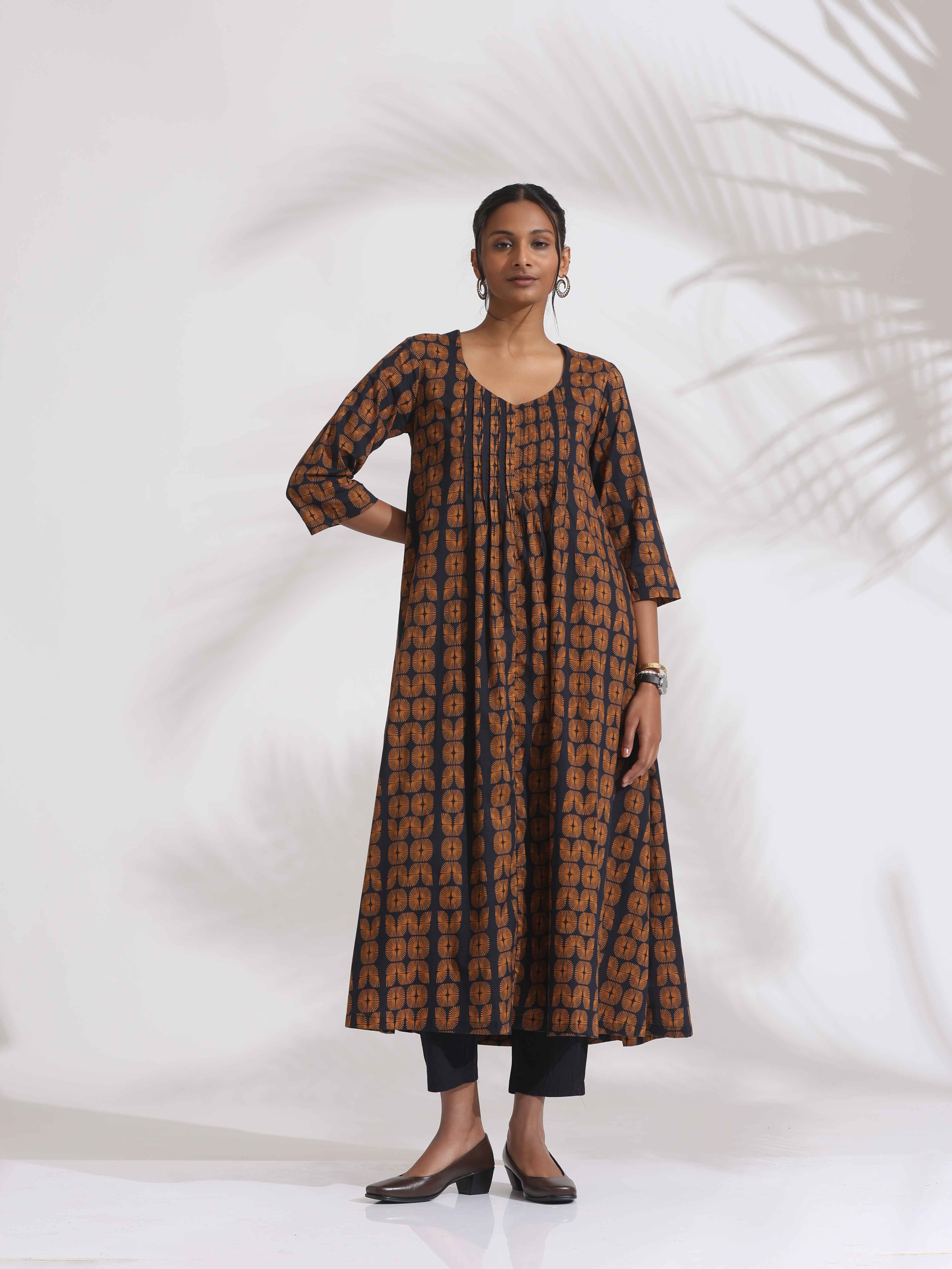 trueBrowns Black Cotton Print Pleated Flared Kurta Set