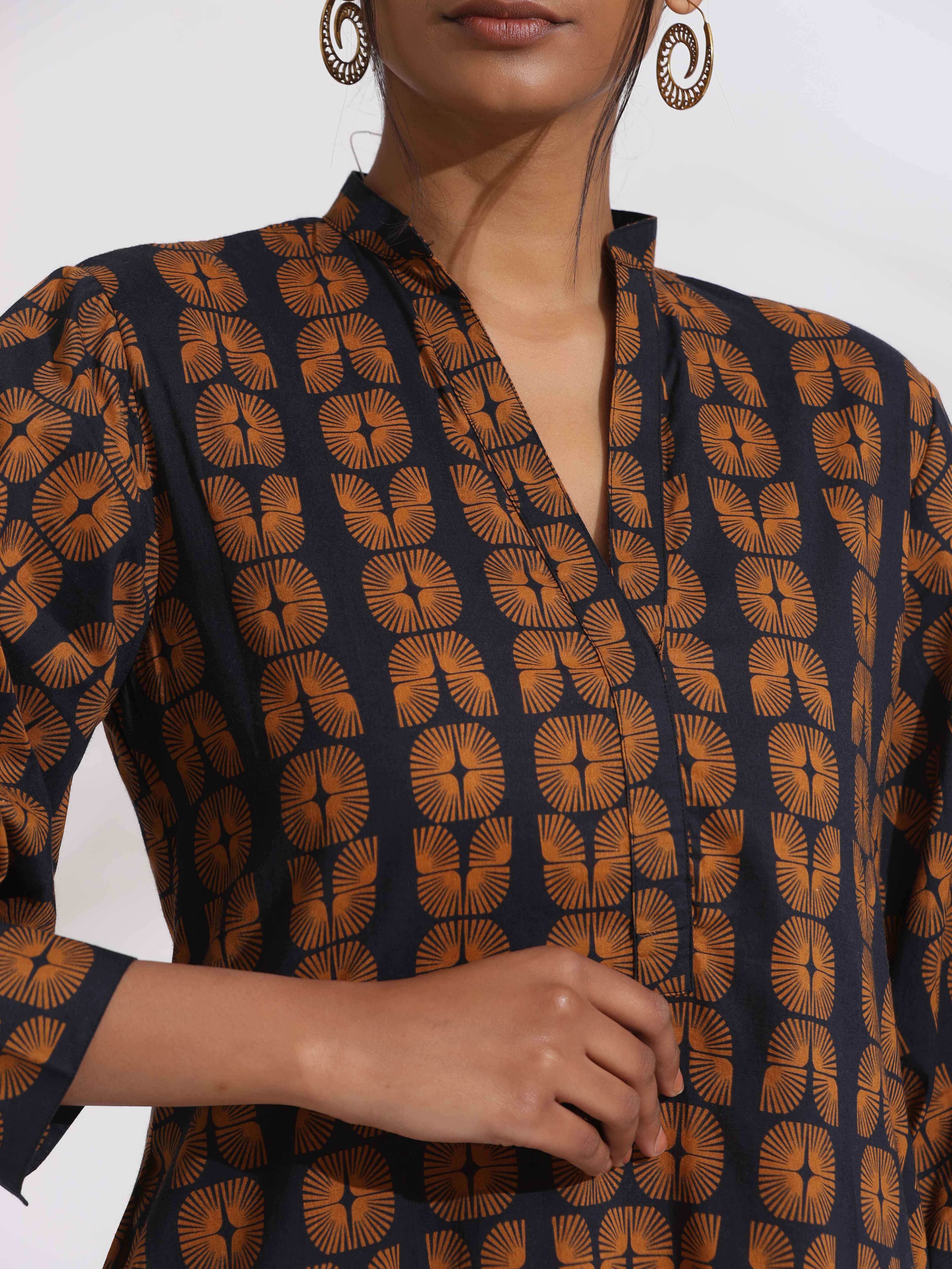 trueBrowns Black Cotton Print Straight Kurta Set