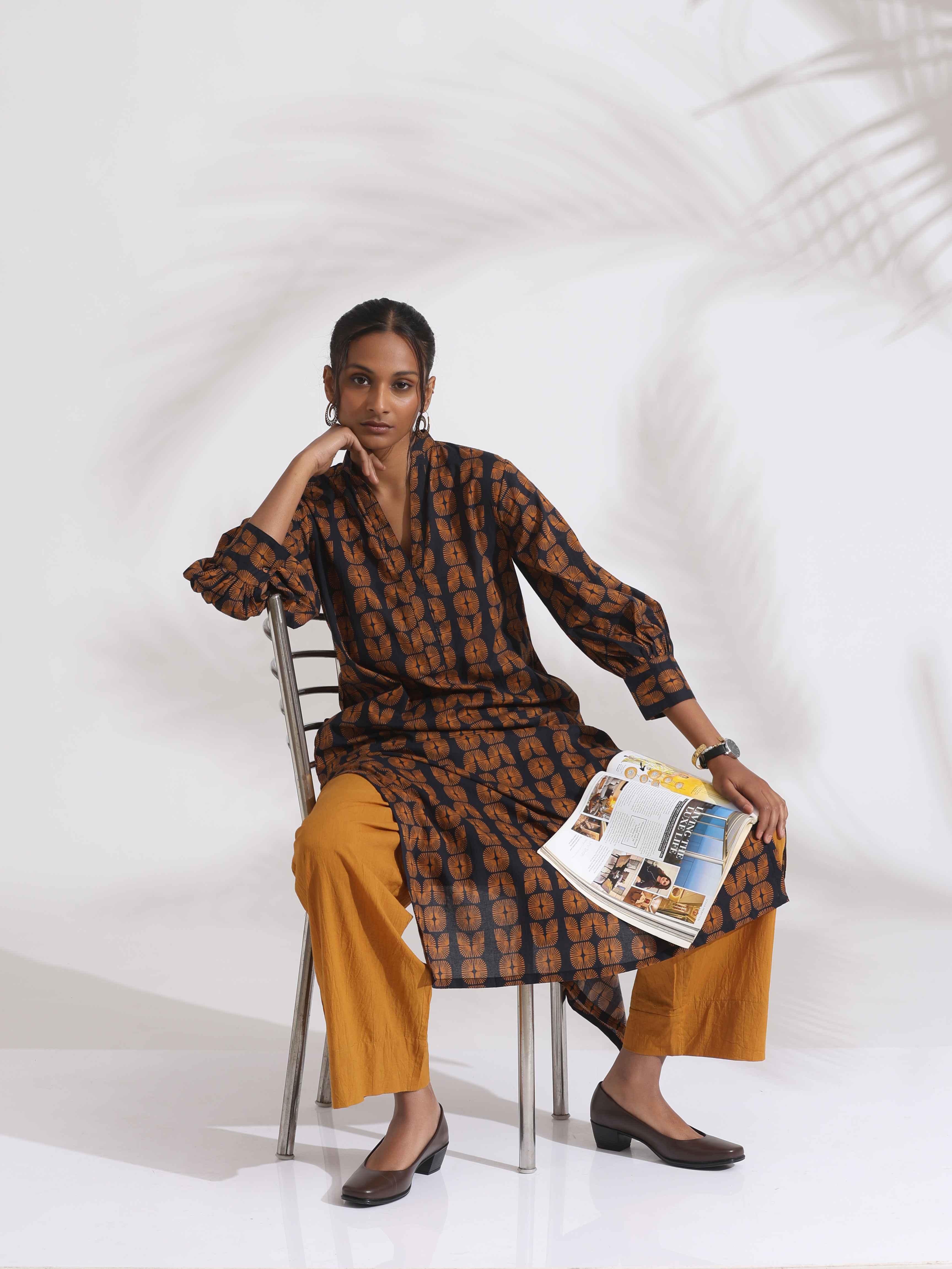 trueBrowns Black Cotton Print Straight Kurta Set