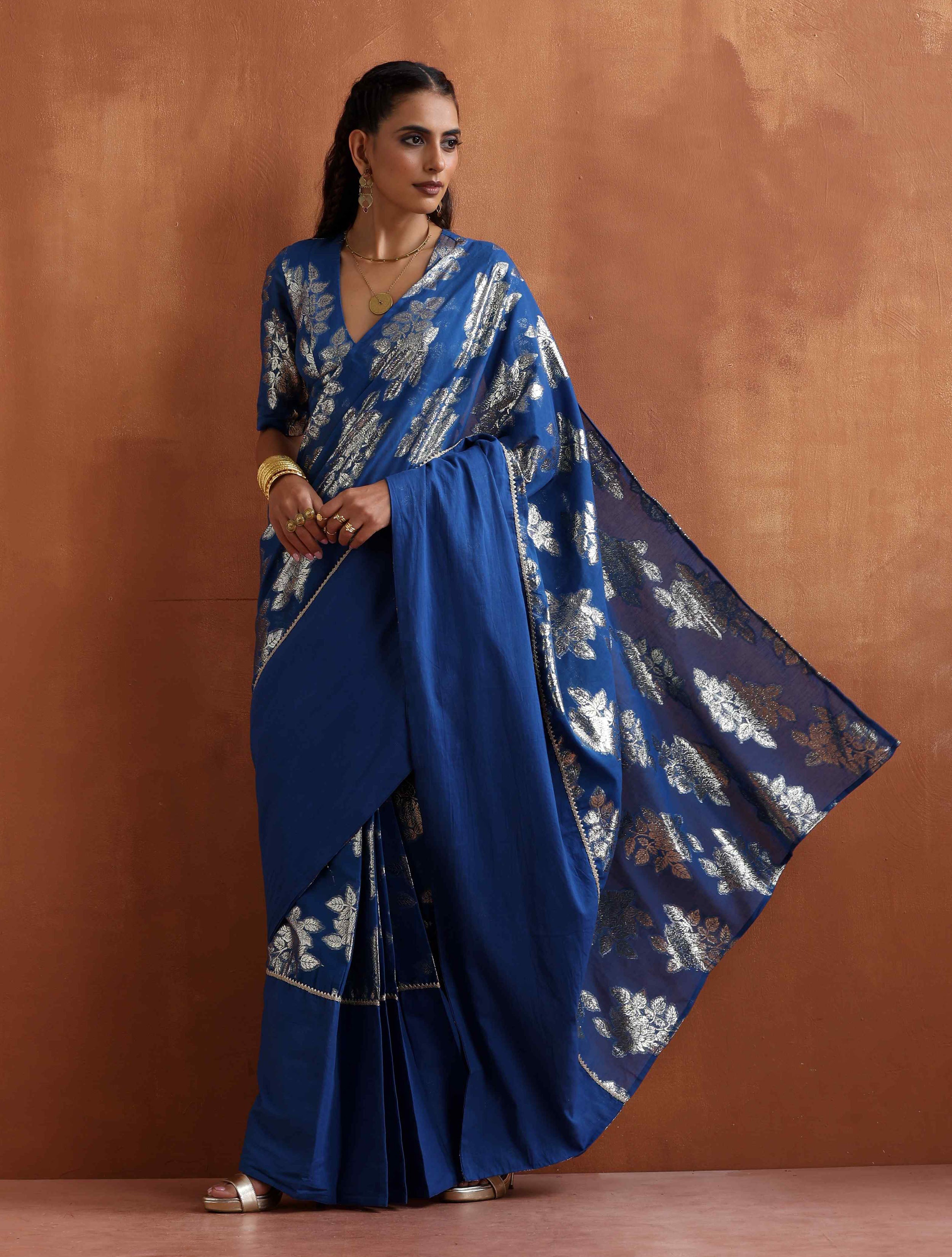 trueBrowns Blue Metallic Saree