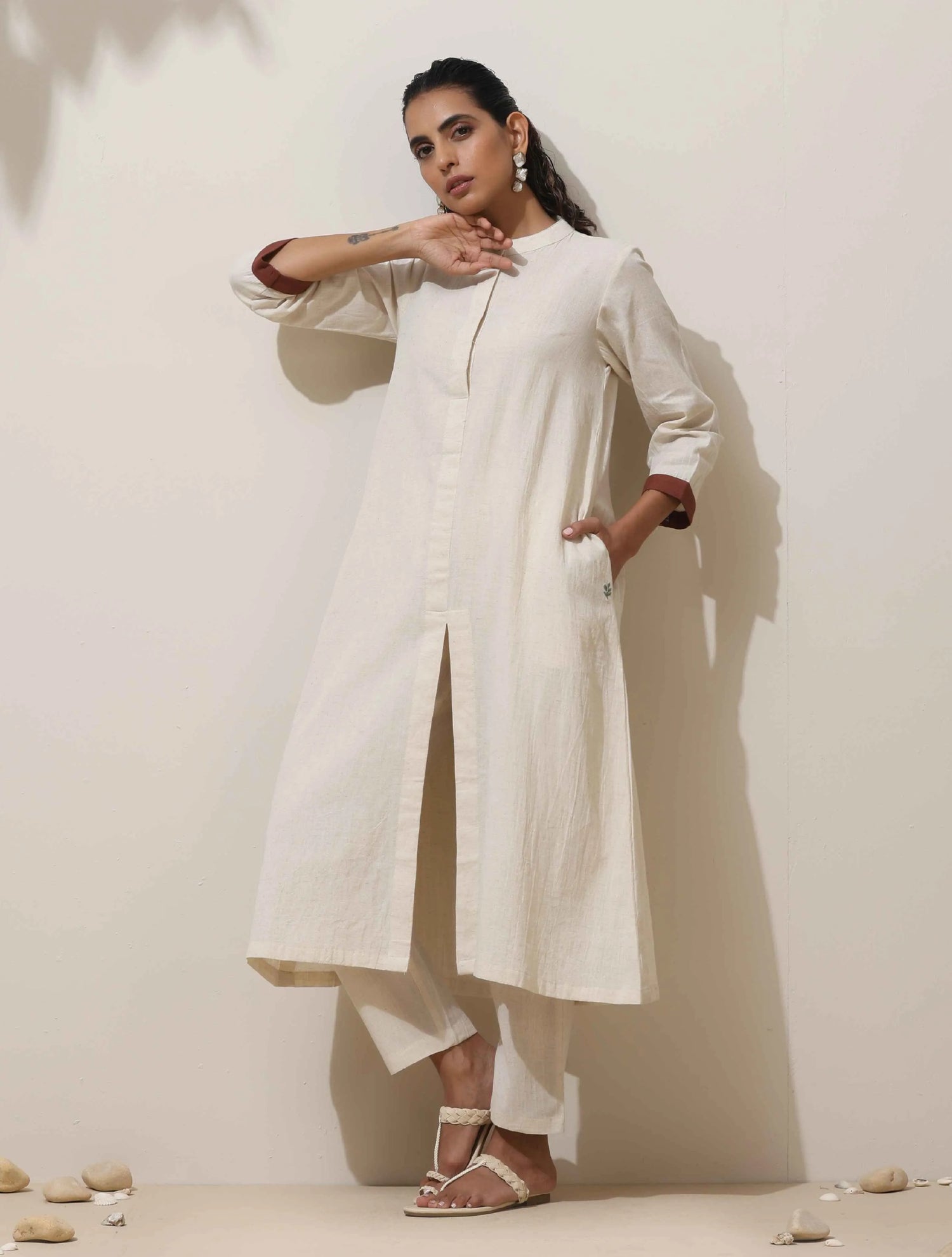 trueBrowns Off White Cotton Kurta Pant Set