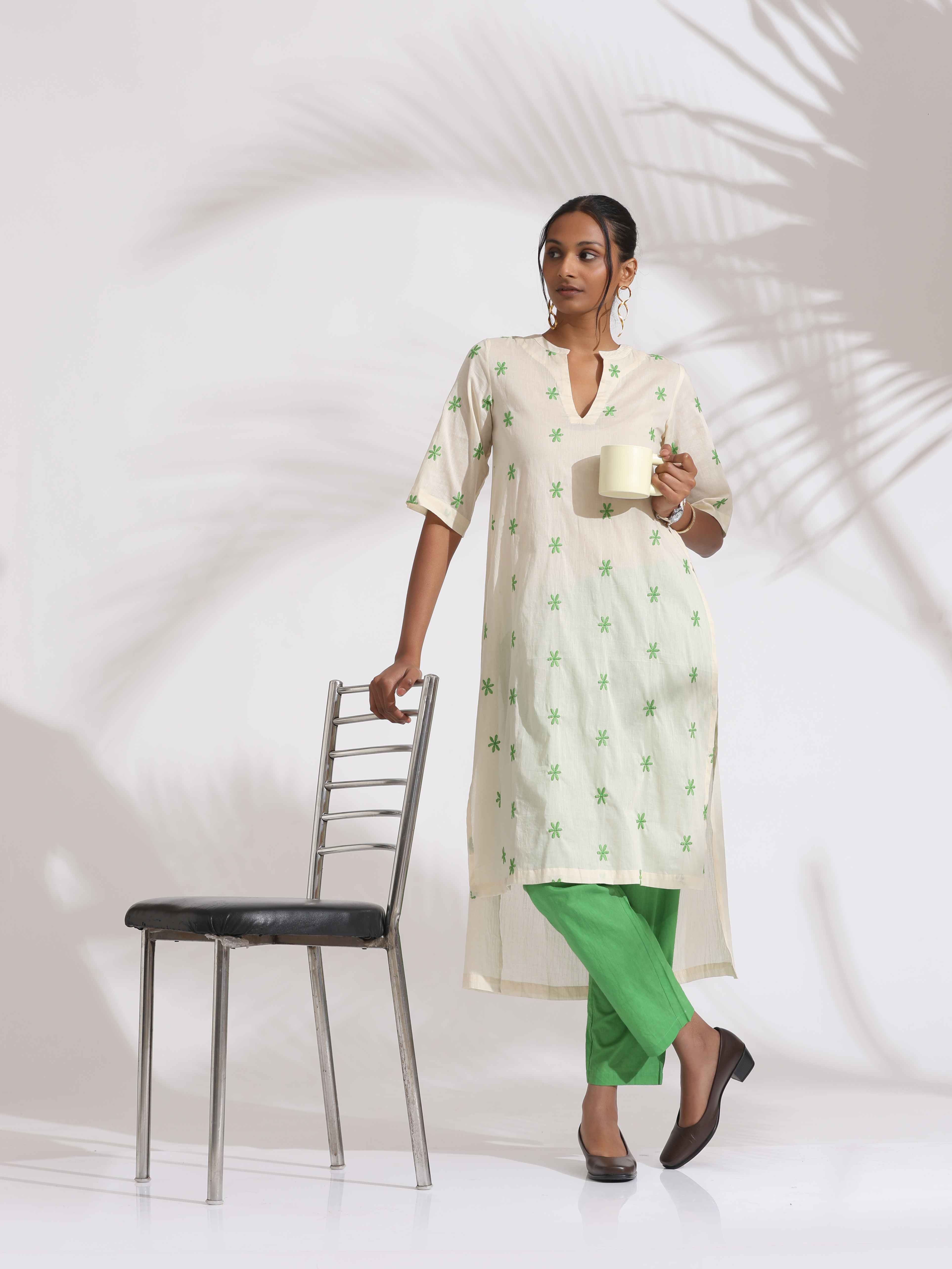 trueBrowns Off-White Cotton Floral Embroidered Straight Kurta Set