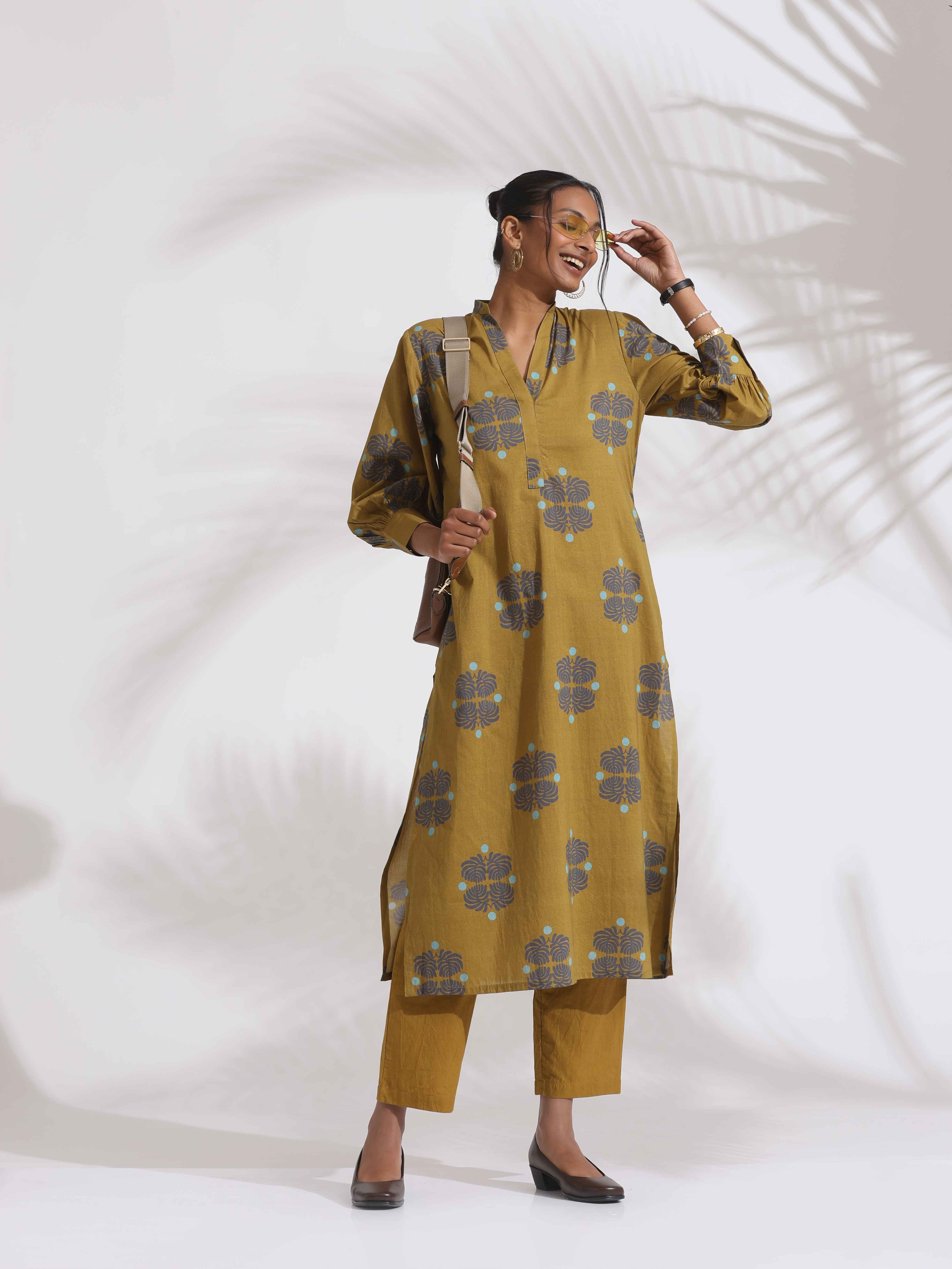 trueBrowns Green Cotton Print Straight Kurta Set