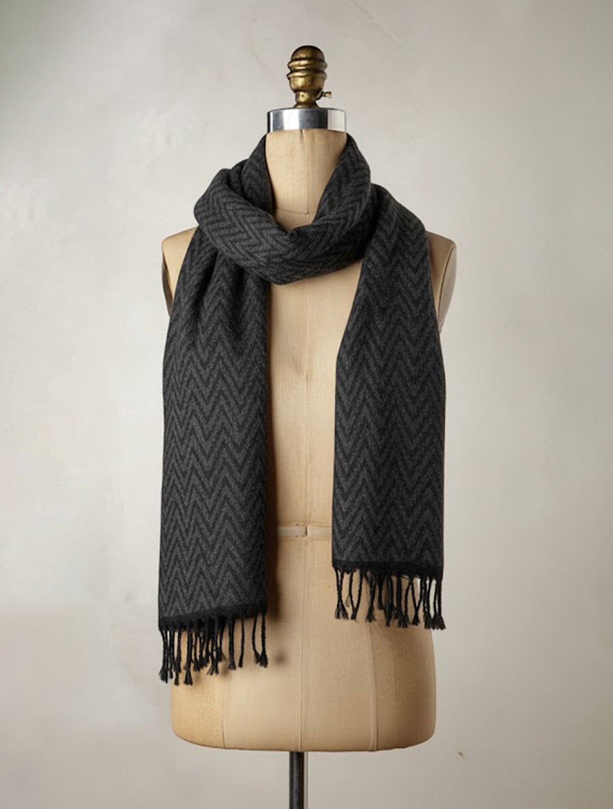 trueBrowns Grey Geometry Woollen Stole