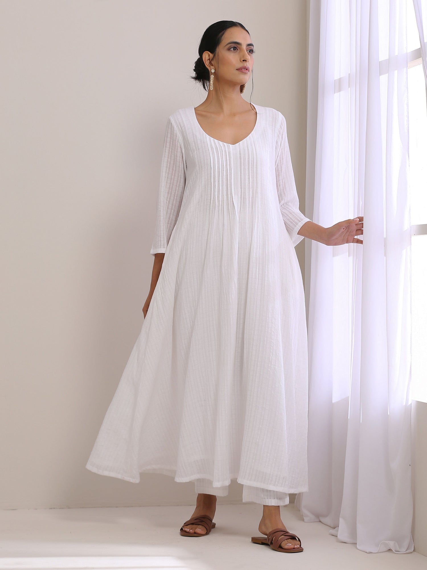 White Dobby Front Pleated Long Kurta Pant Set
