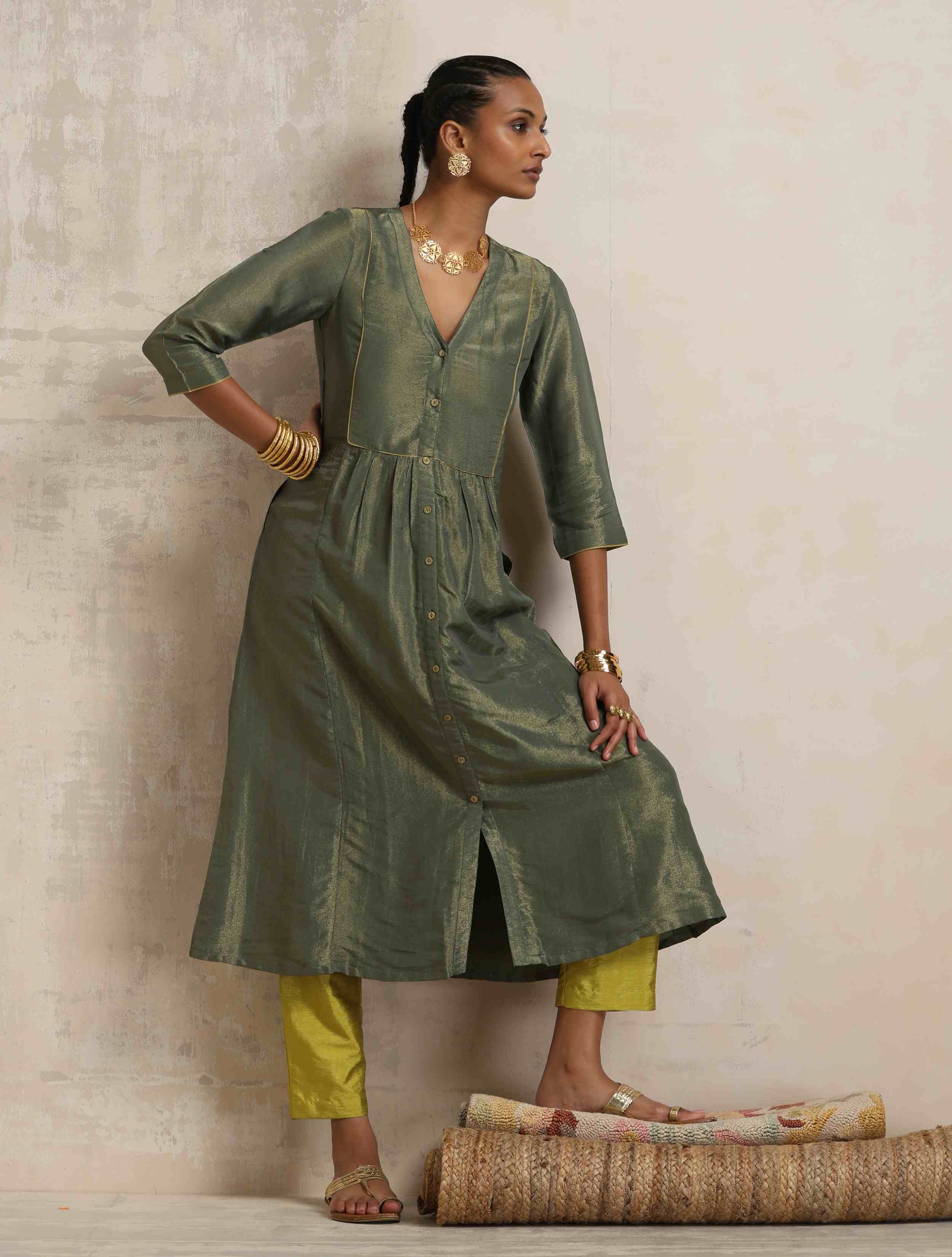 true browns dress Womens Wear Collections Select your size:EU 44 - US 10.5 / 11 Floor length fantasy cosplay gown Autumn Apostolic Family Session