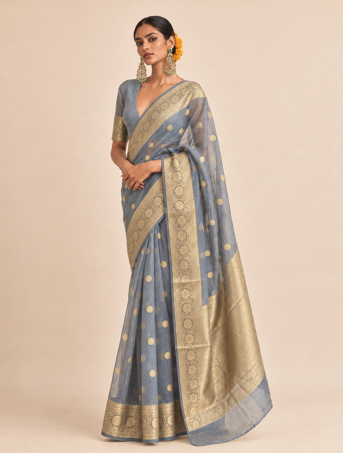trueBrowns Grey Weave Gold Boota Silk Organza Handloom Saree With Unstitched Blouse
