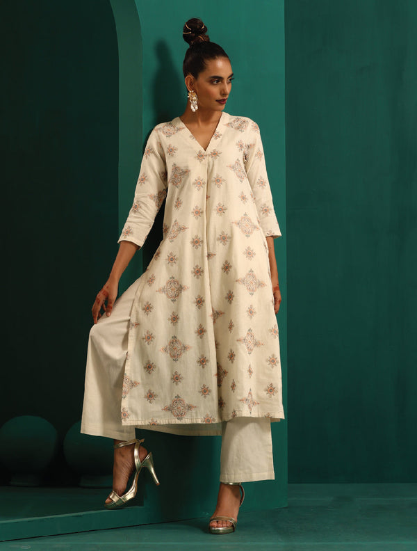 trueBrowns Ivory Peach Cotton Front Pleat Kurta Pant Set