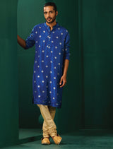 trueBrowns Men Royal Blue Geometric Floral Viscose Silk Long Kurta