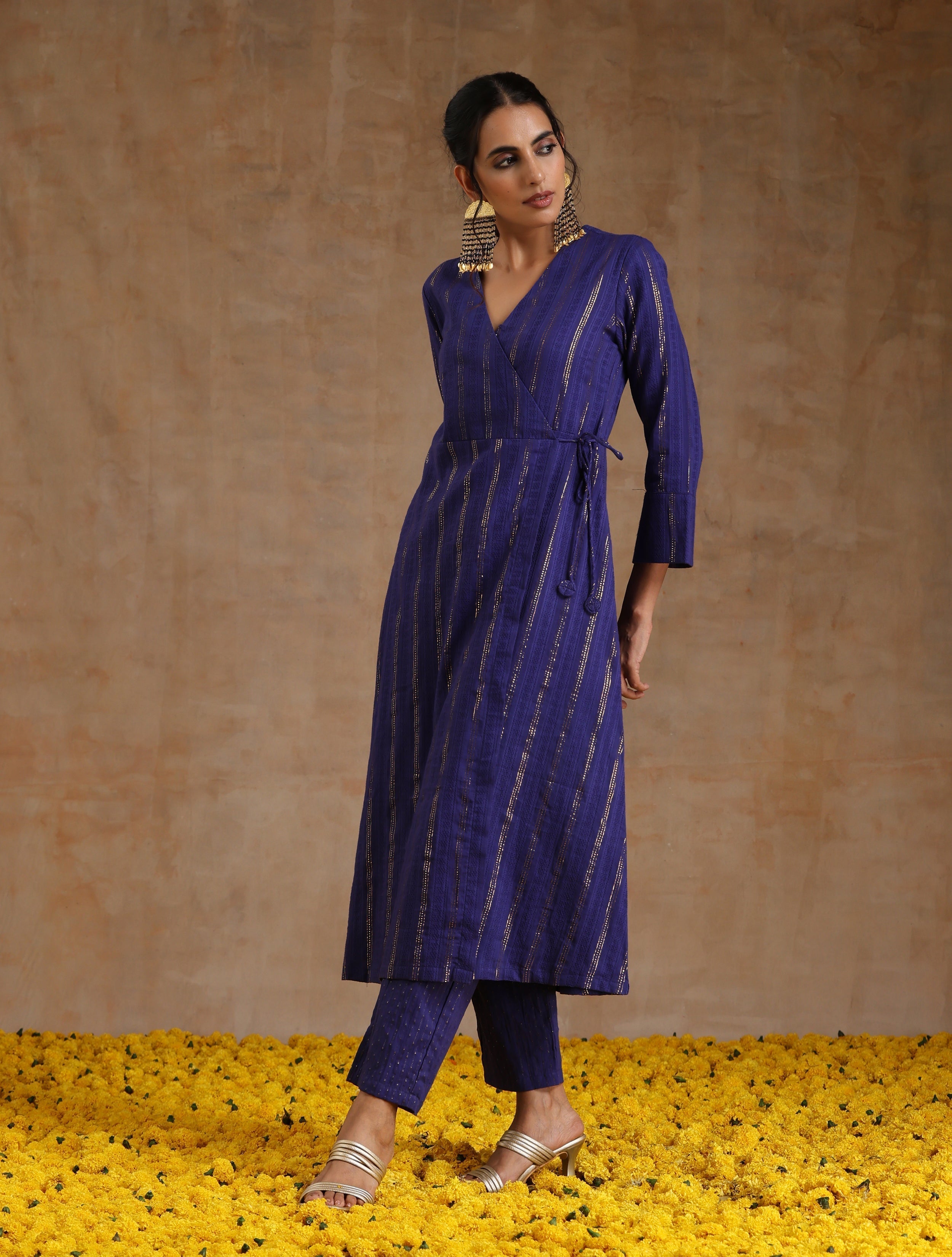 Grey Gold Printed Angraaha Style Straight Kurta With V Neck & 3/4 Sleeves
