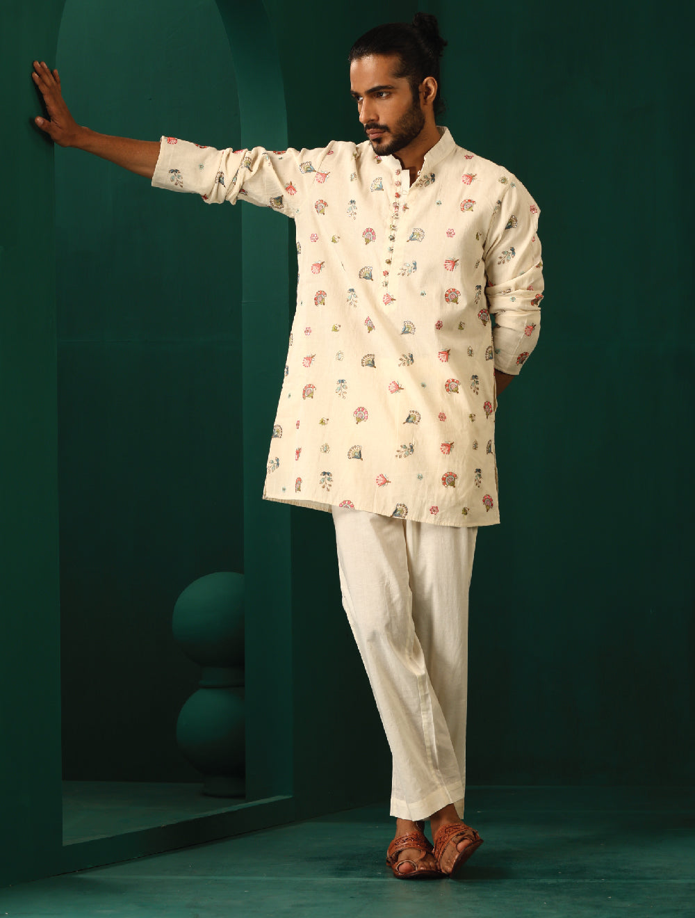 trueBrowns Men Ivory Floral Embroidered Co-ord Set