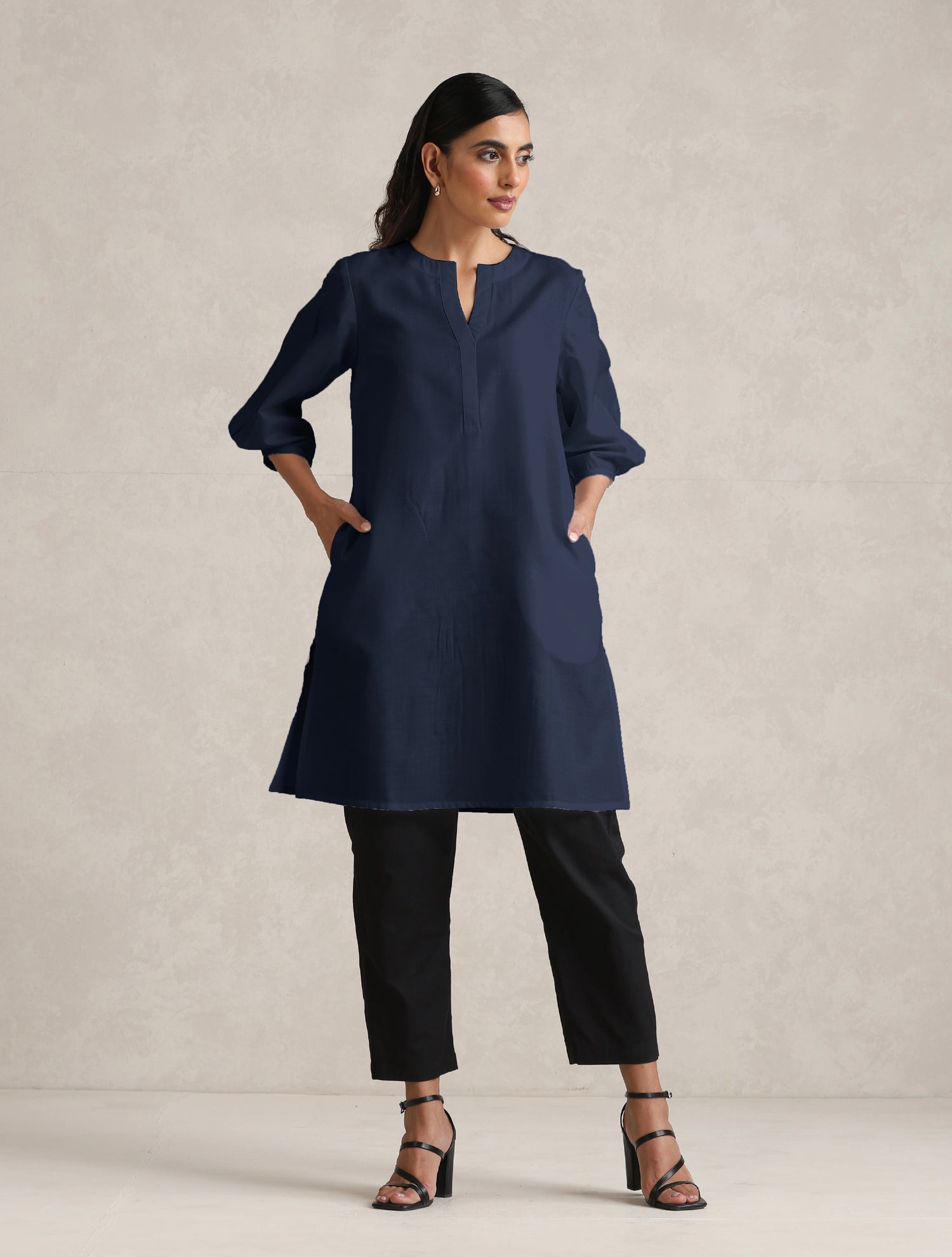 trueBrowns Blue Cotton Blend Short Kurta