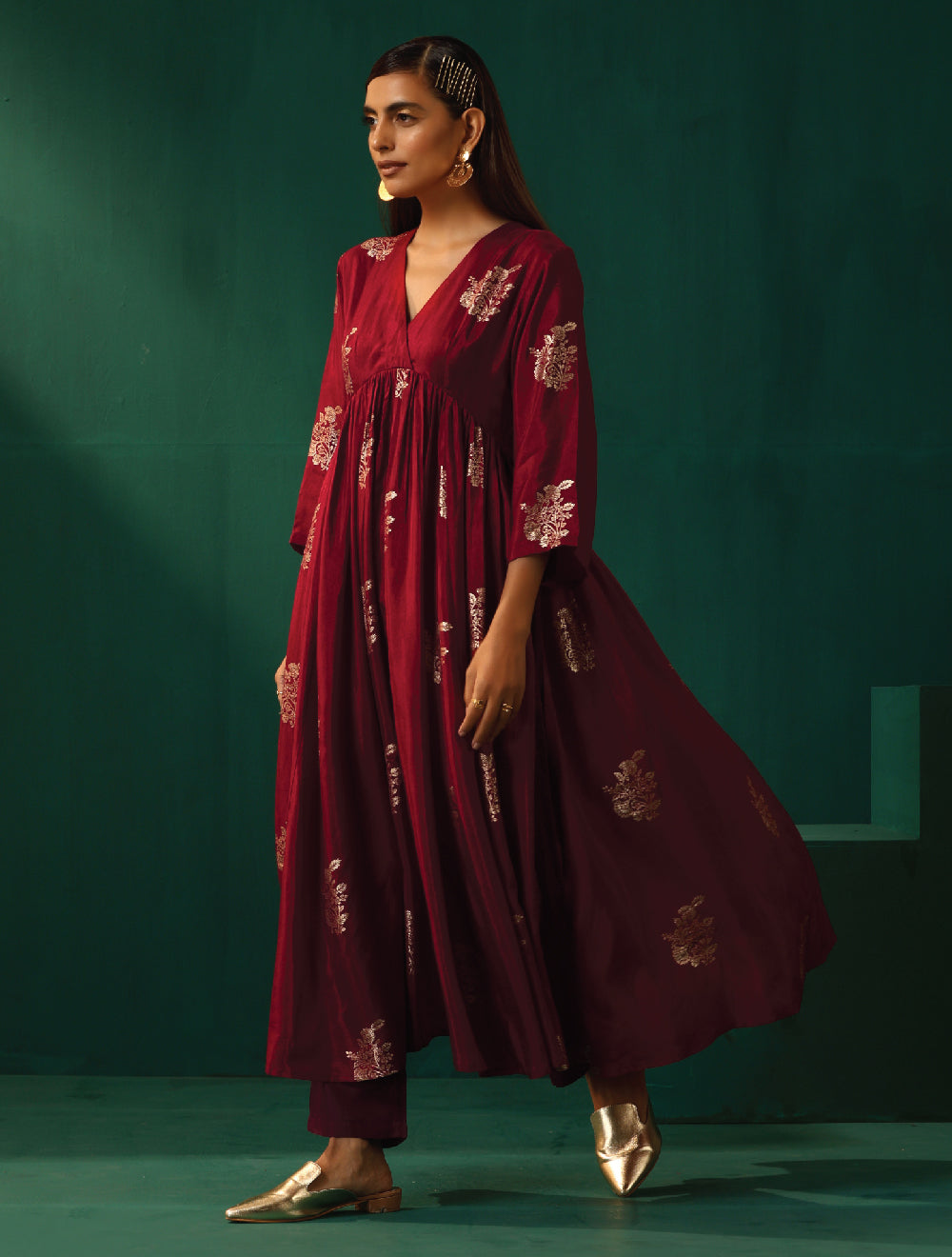 trueBrowns Maroon Floral Viscose Silk Kurta Pant Set