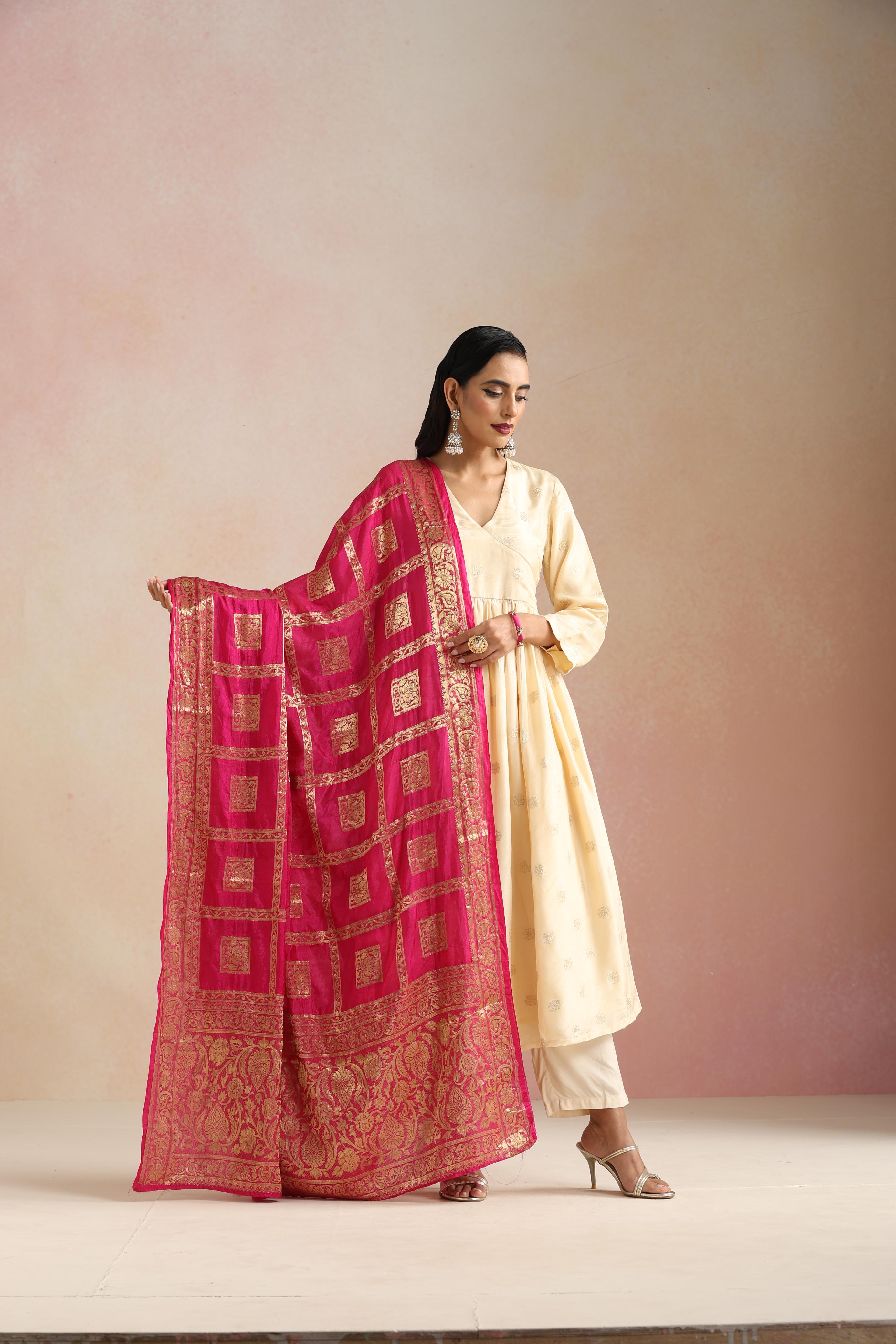 trueBrowns Pink Gold Weave Banarasi Dupatta