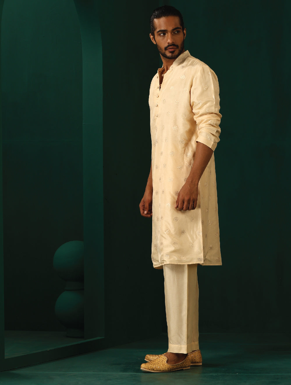 trueBrowns Men Ivory Geometric Floral Viscose Silk Long Kurta