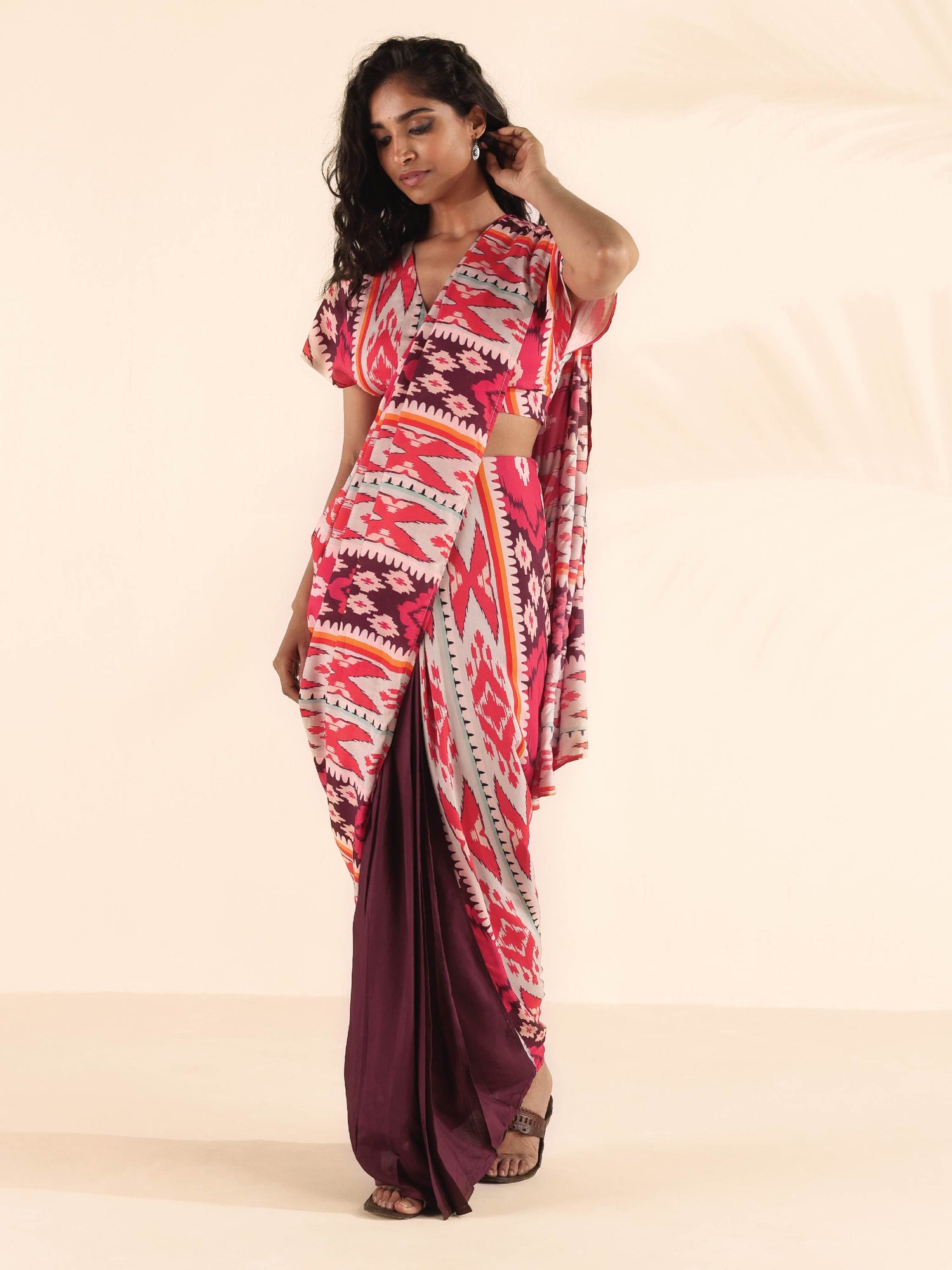 trueBrowns Maroon Muslin Ikat Saree
