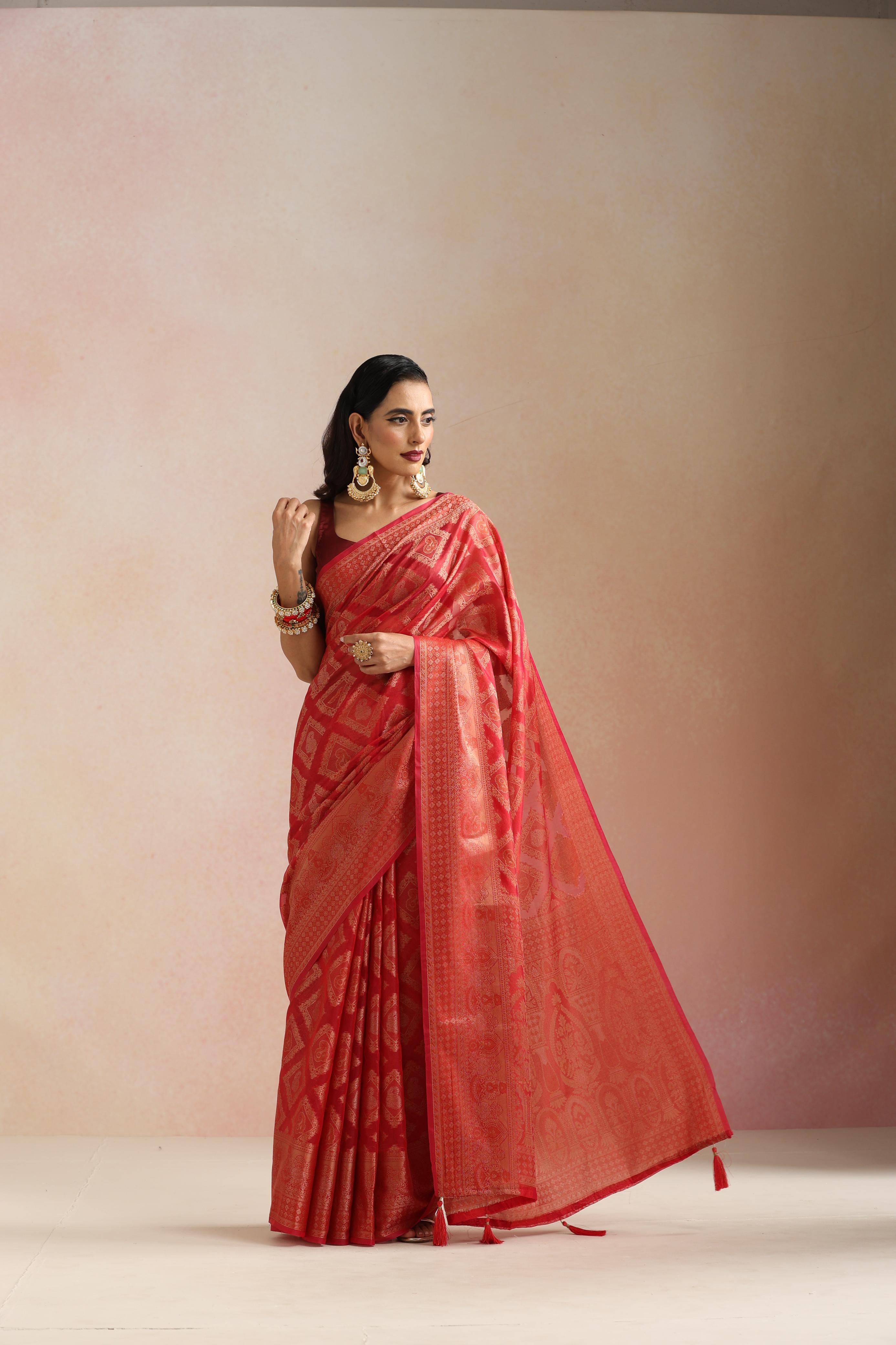 trueBrowns Red Gold Weave Banarasi Saree With Unstitched Blouse
