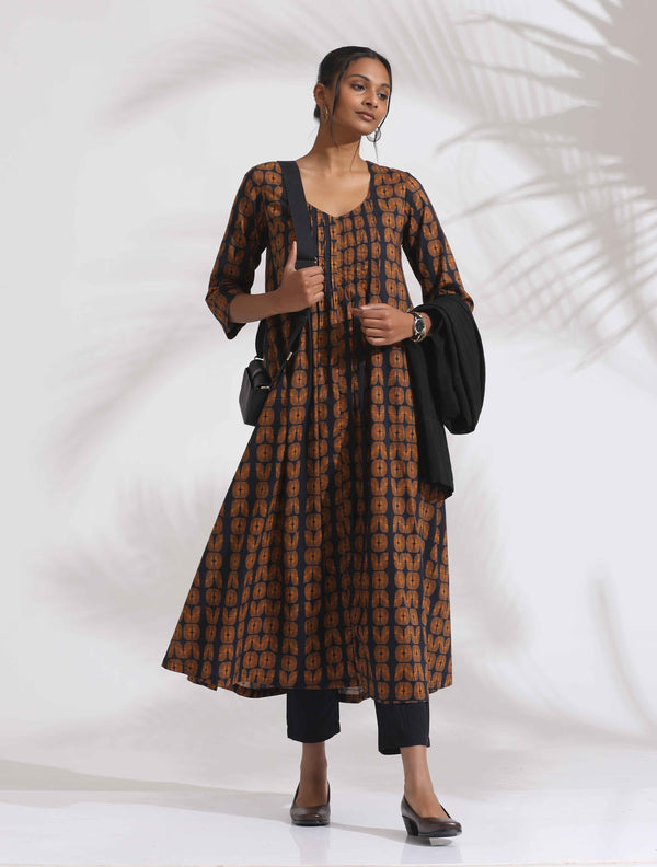 trueBrowns Black Cotton Print Pleated Flared Kurta Set