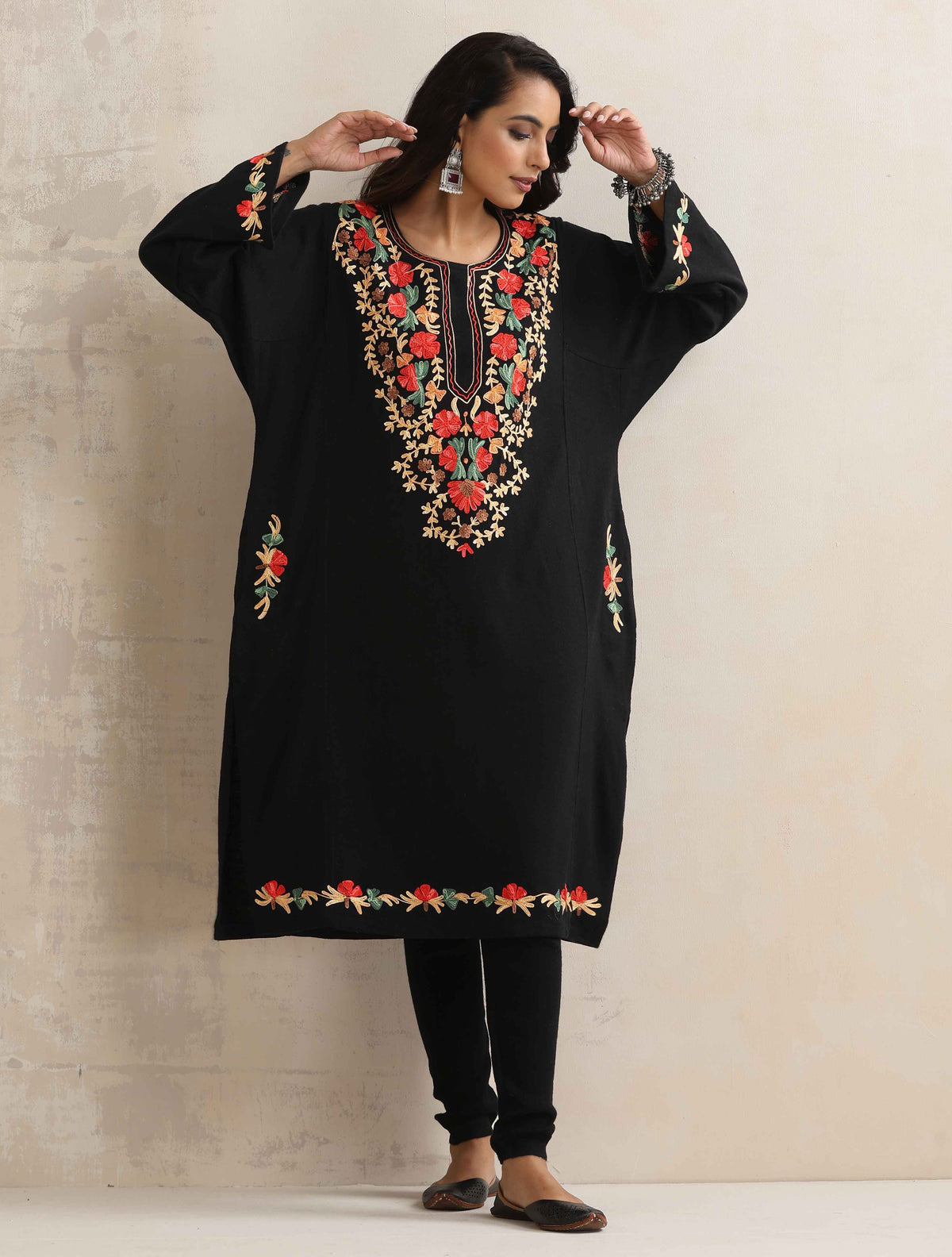 trueBrowns Black Kashmiri Embroidered Woollen Phiran Kurta