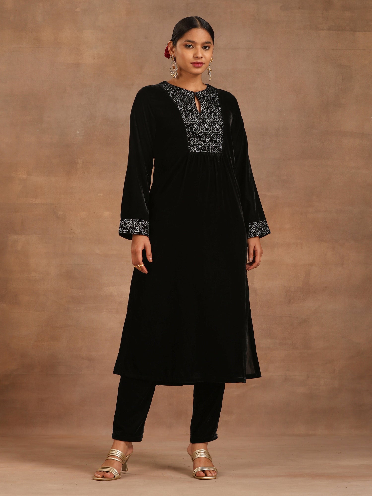 trueBrowns Black Velvet Embroidered Kurta