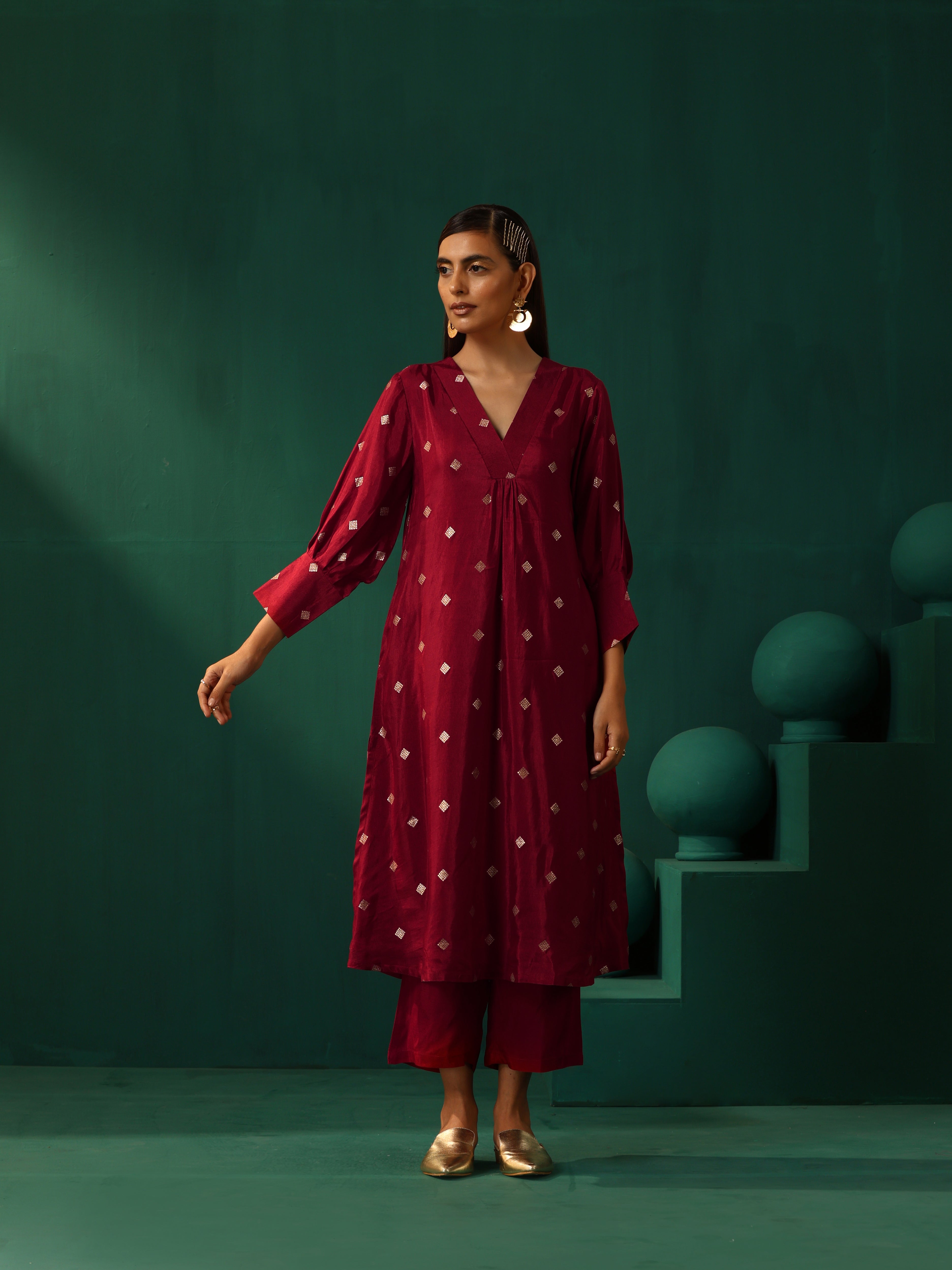 trueBrowns Maroon Diamond Viscose Silk Kurta Pant Set