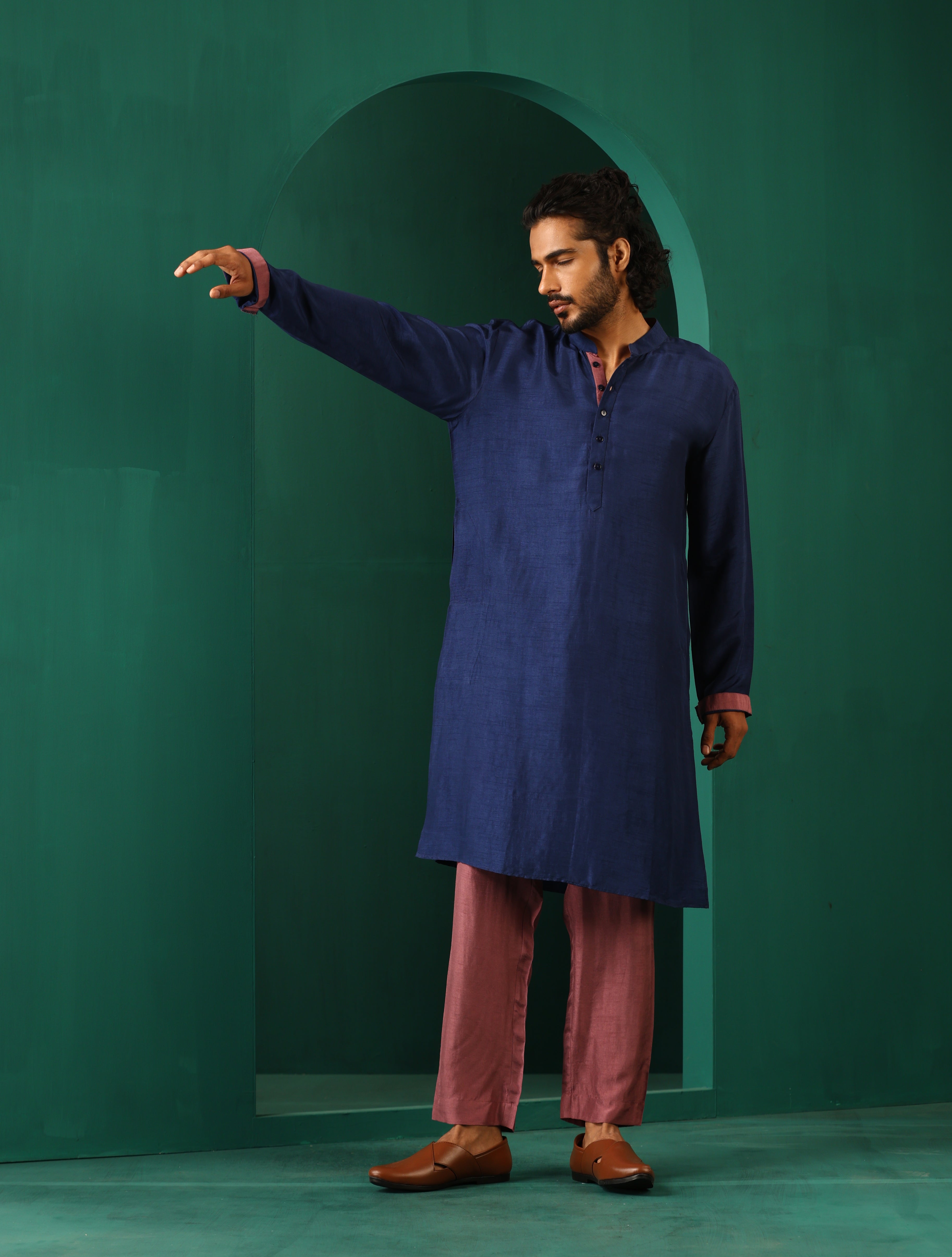 trueBrowns Men Blue Silk Long Kurta