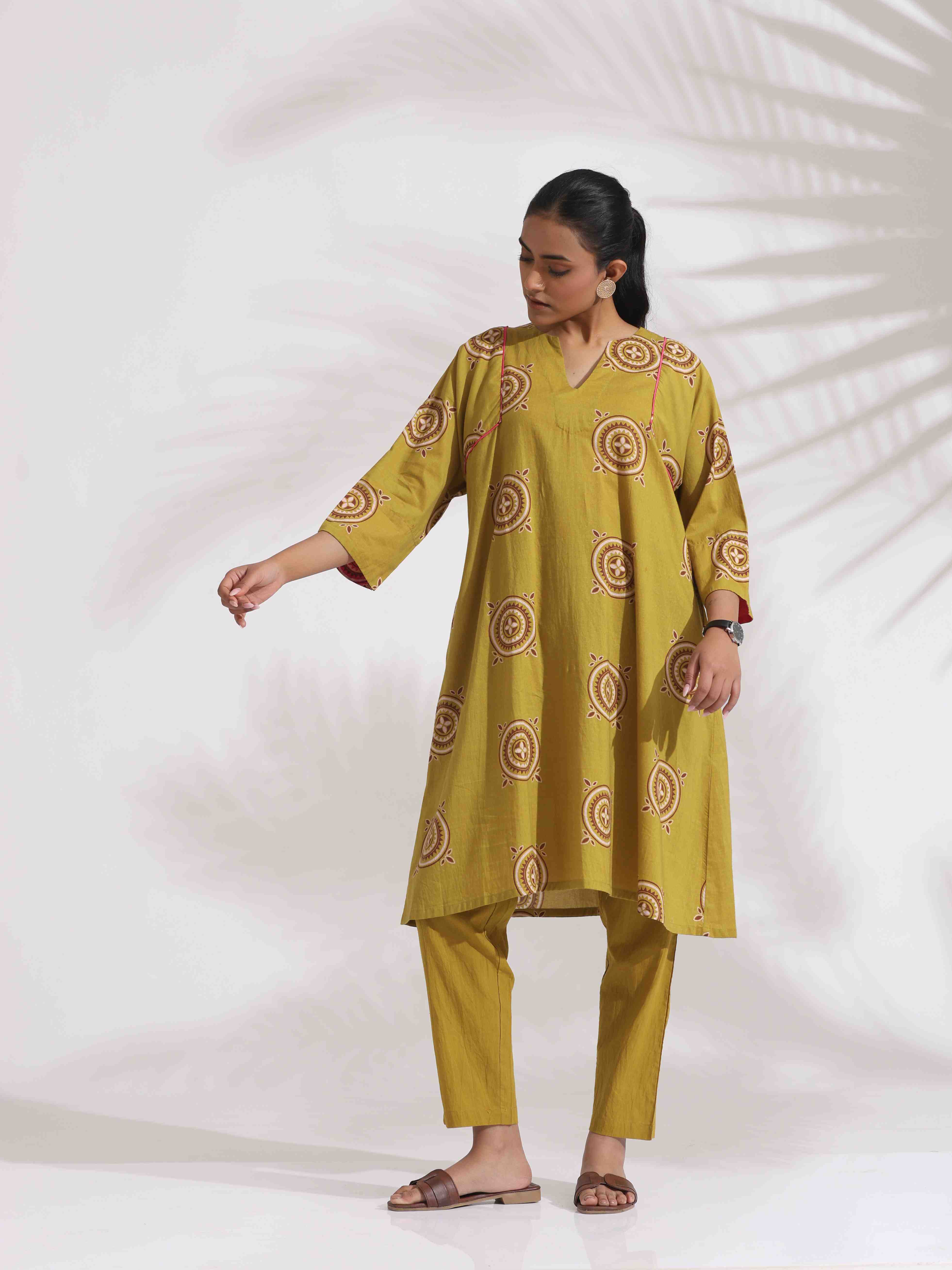 trueBrowns Green Cotton Print Kimono Sleeves Kurta Co-ord Set