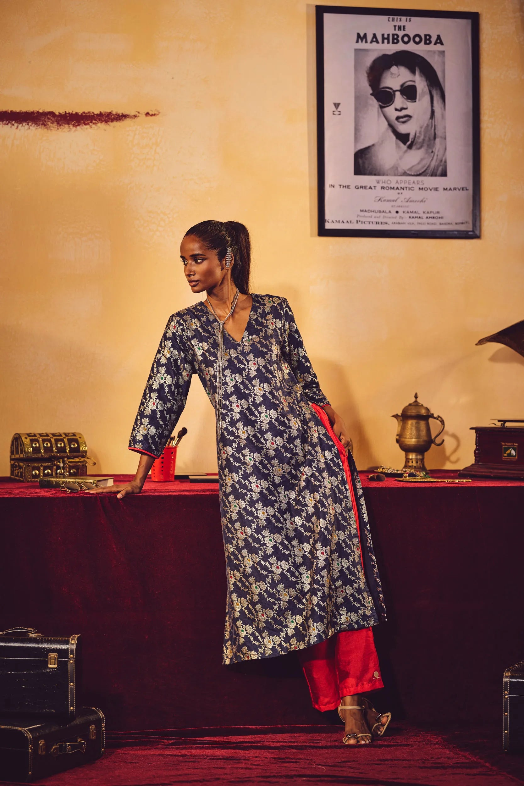 trueBrowns Blue Brocade Straight High-Slit Kurta Set