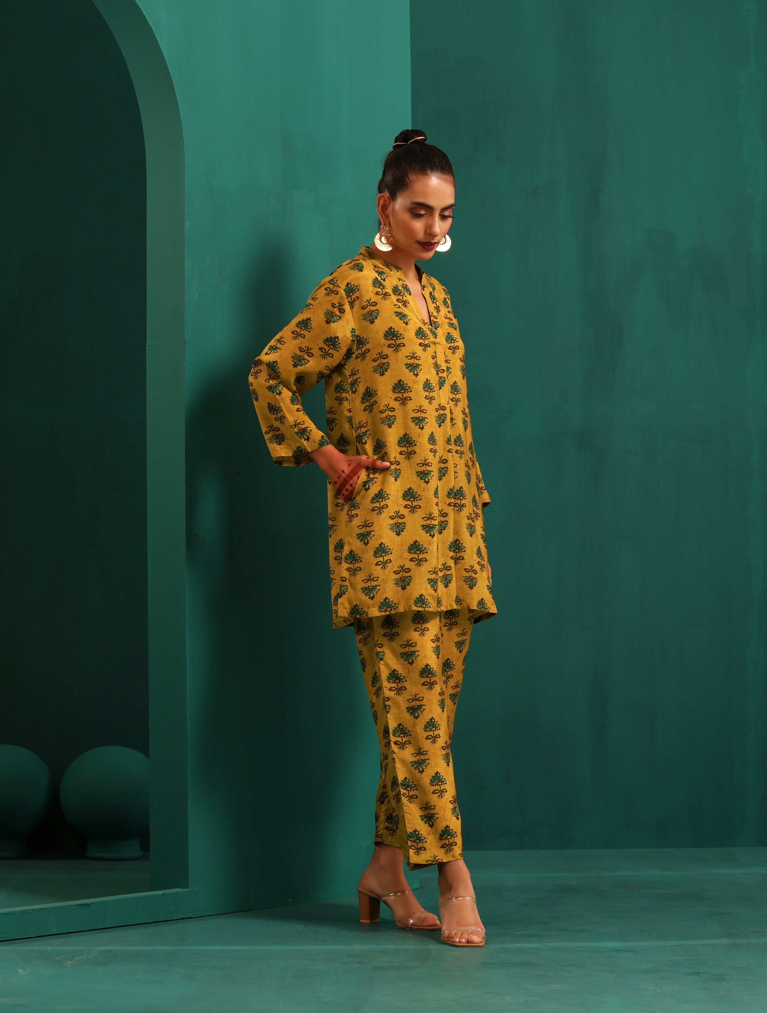 trueBrowns Mustard Flower Muslin Silk Printed Co-ord Set
