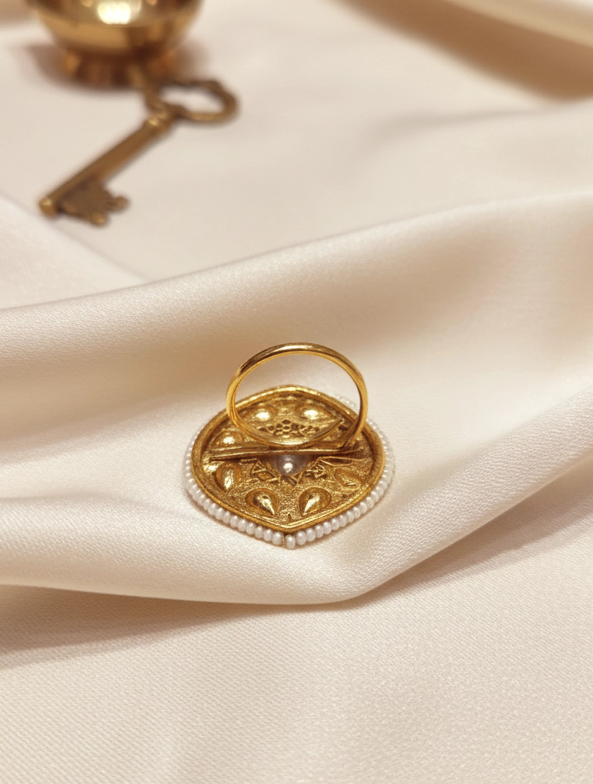trueBrowns Kundan Ring