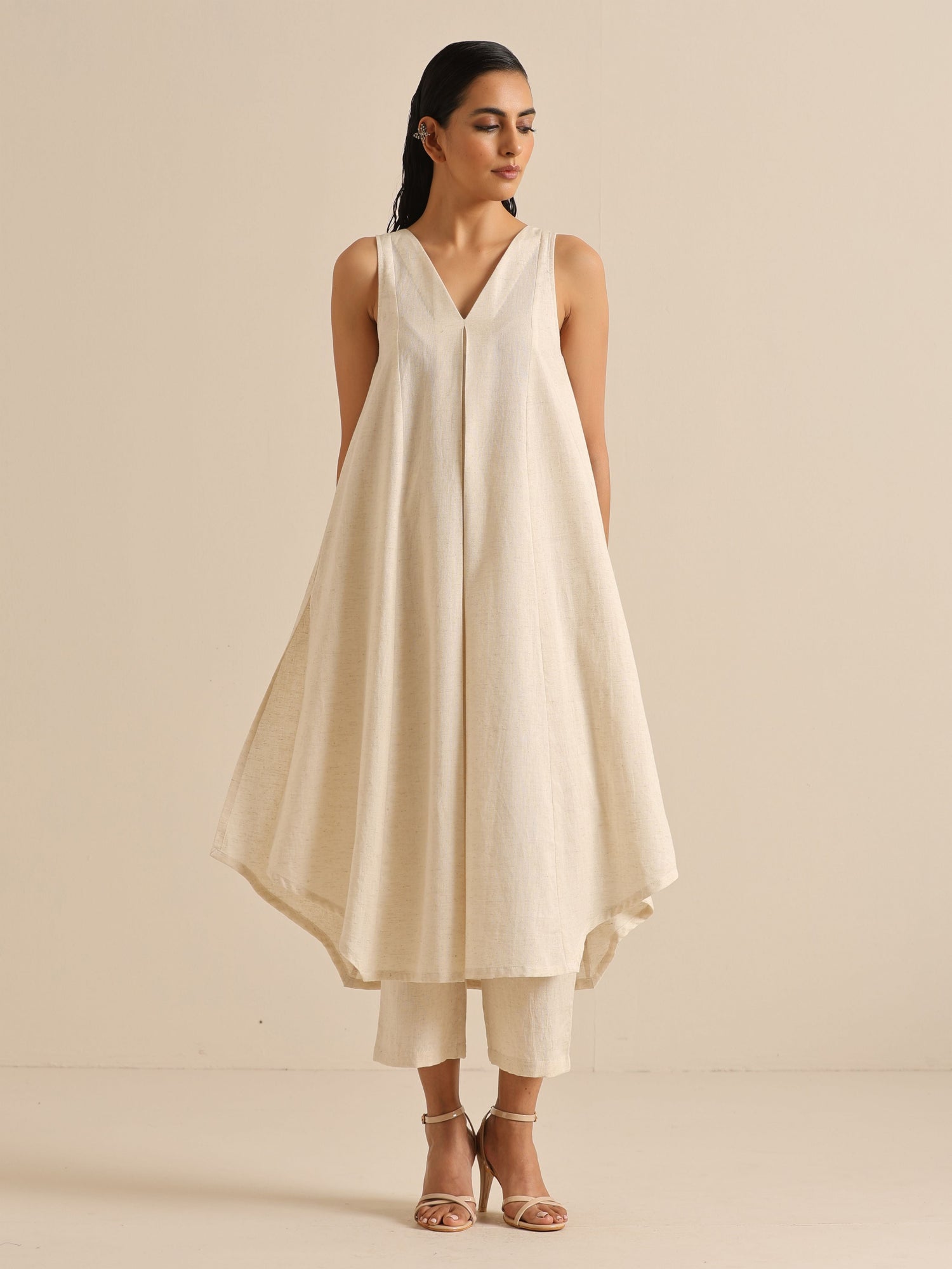 Off-White Sleeveless Kurta Pant Set
