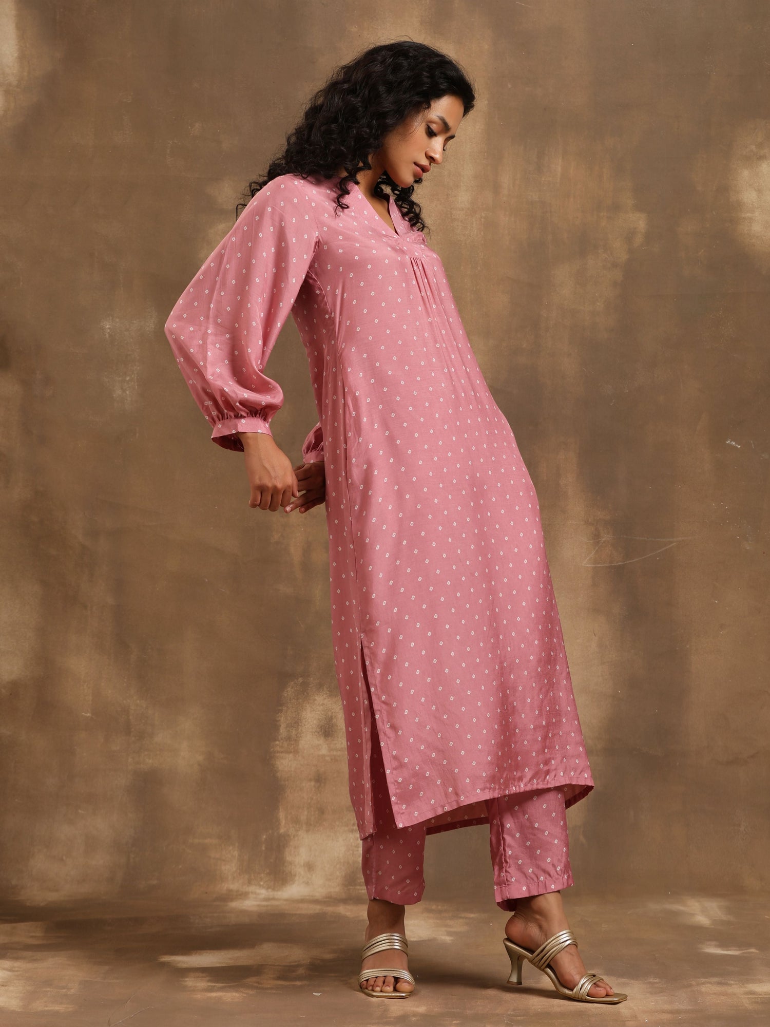 Light Mauve Bandhani Printed Silk Kurta Pant Set