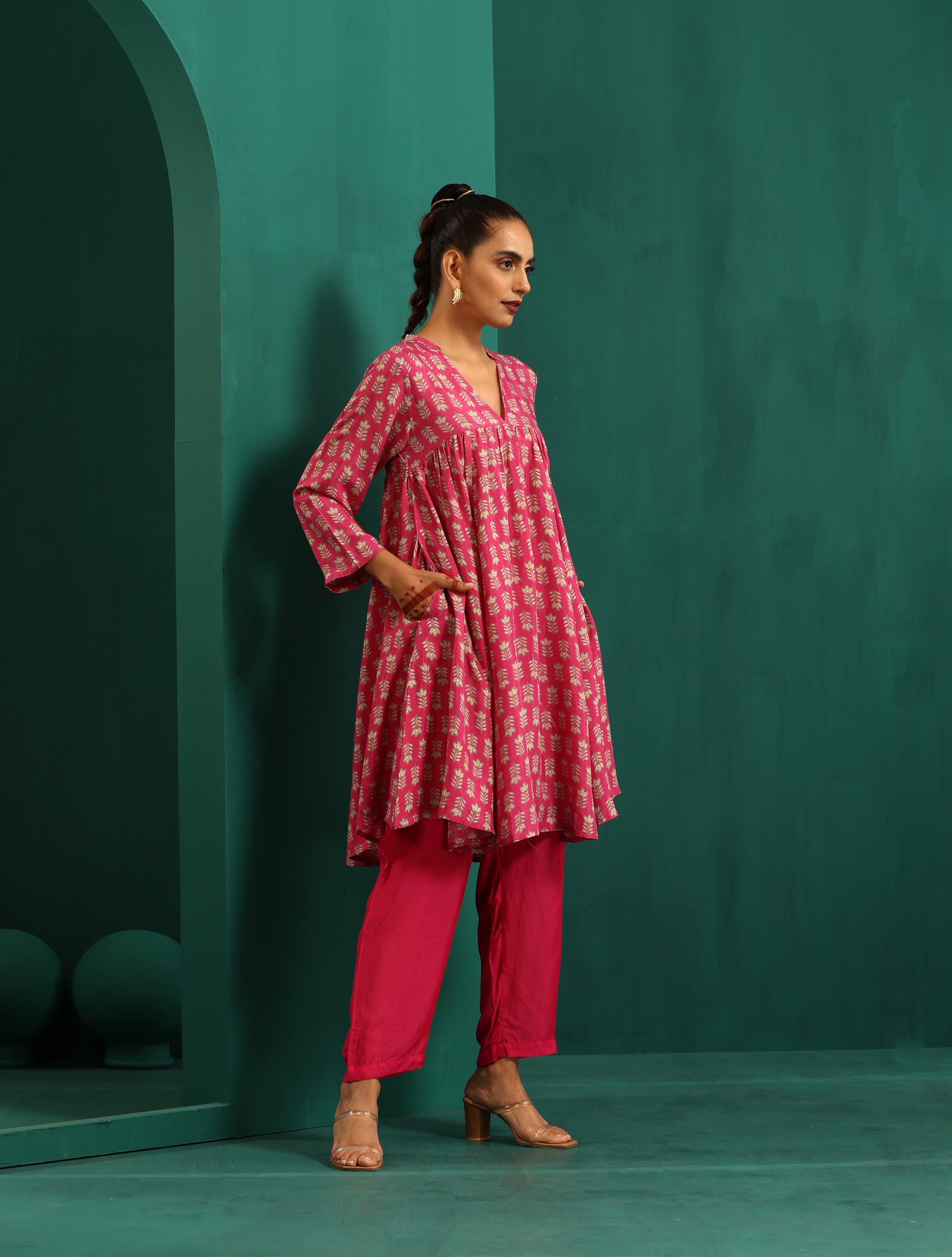 trueBrowns Pink Leaf Muslin Silk Printed Co-ord Set