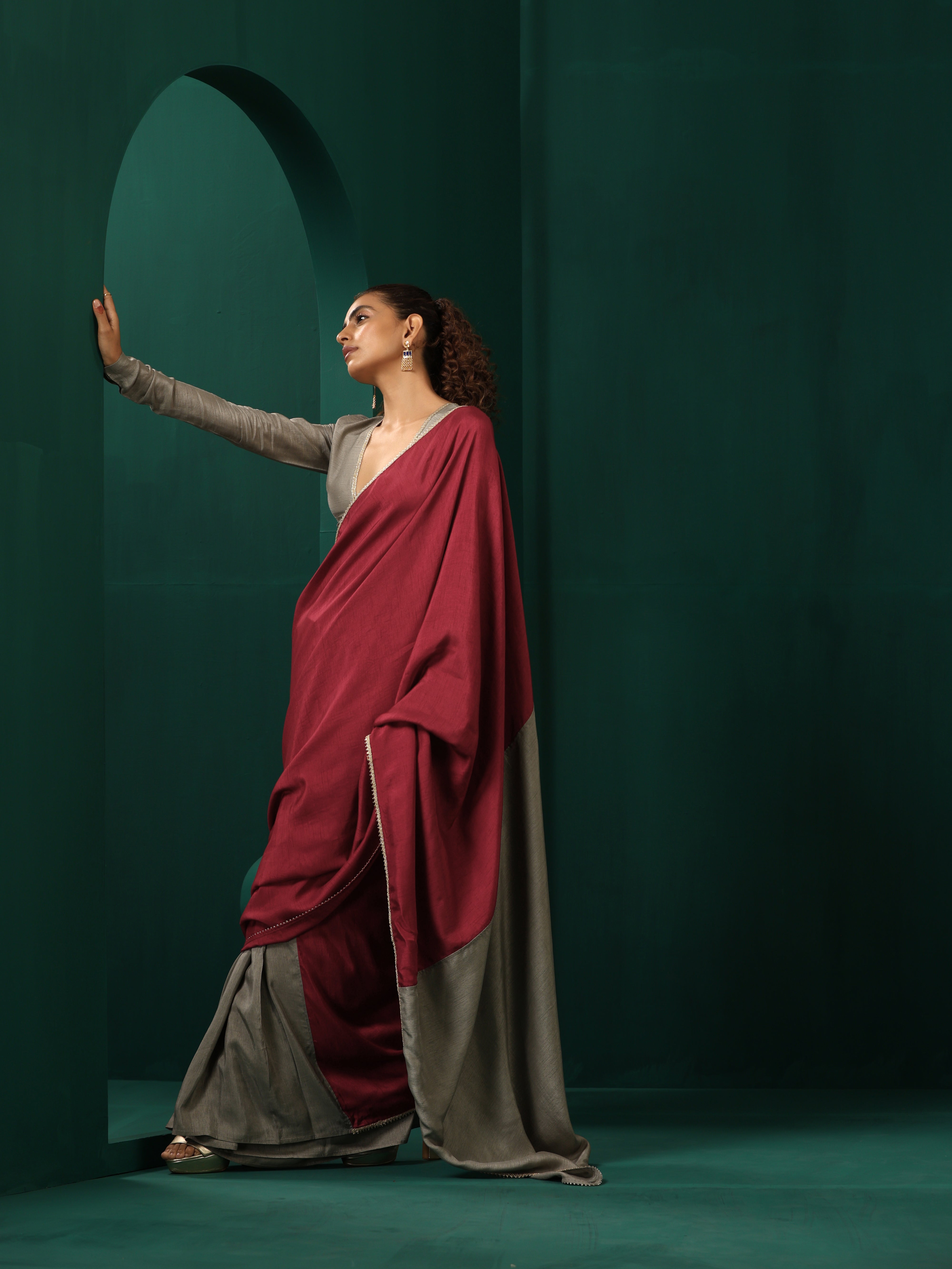 trueBrowns Grey Maroon Silk Ready To Wear Saree