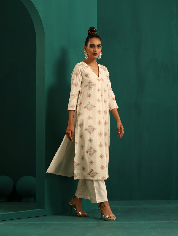 trueBrowns Ivory Peach Cotton Front Pleat Kurta Pant Set