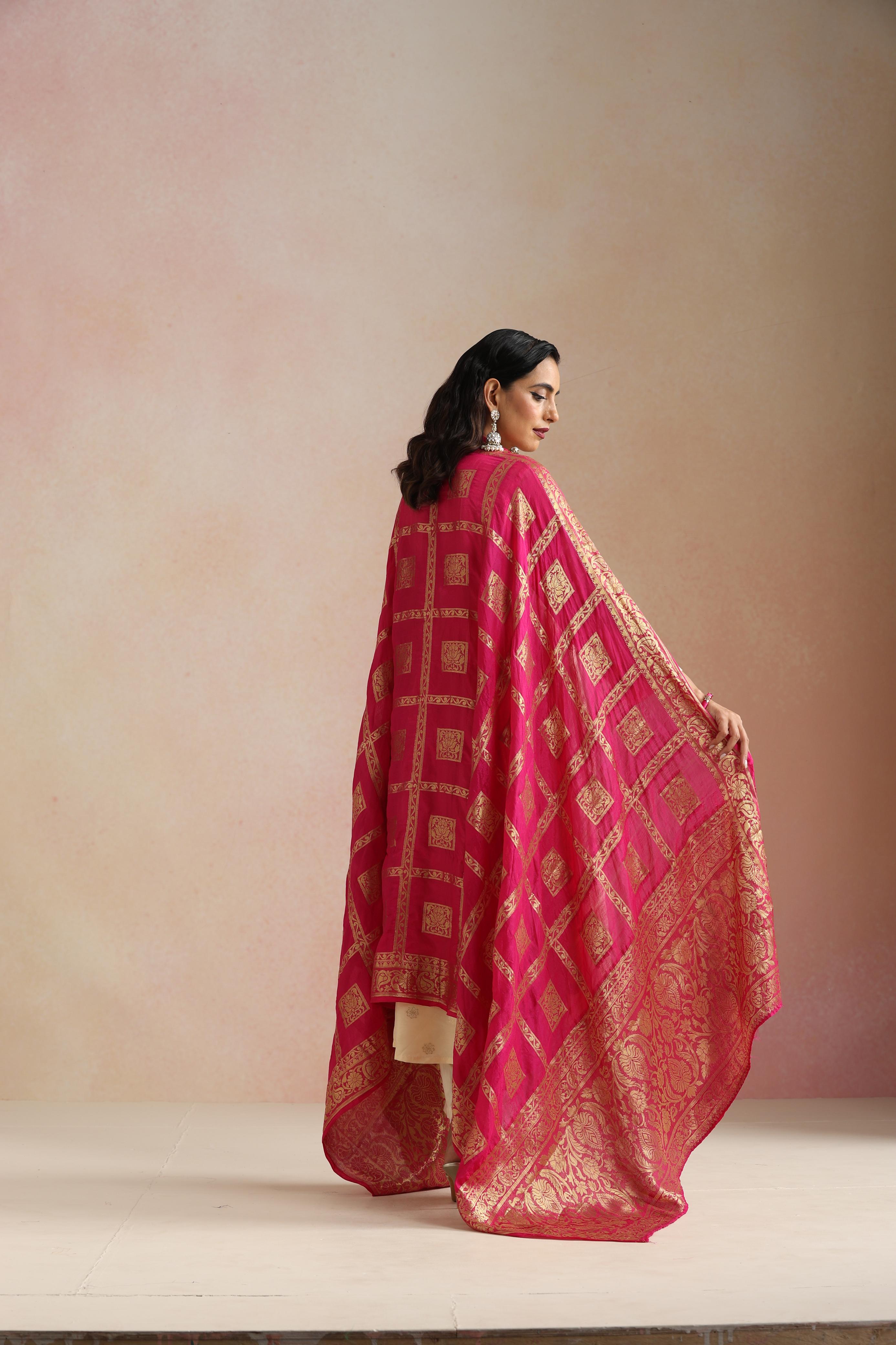 trueBrowns Pink Gold Weave Banarasi Dupatta