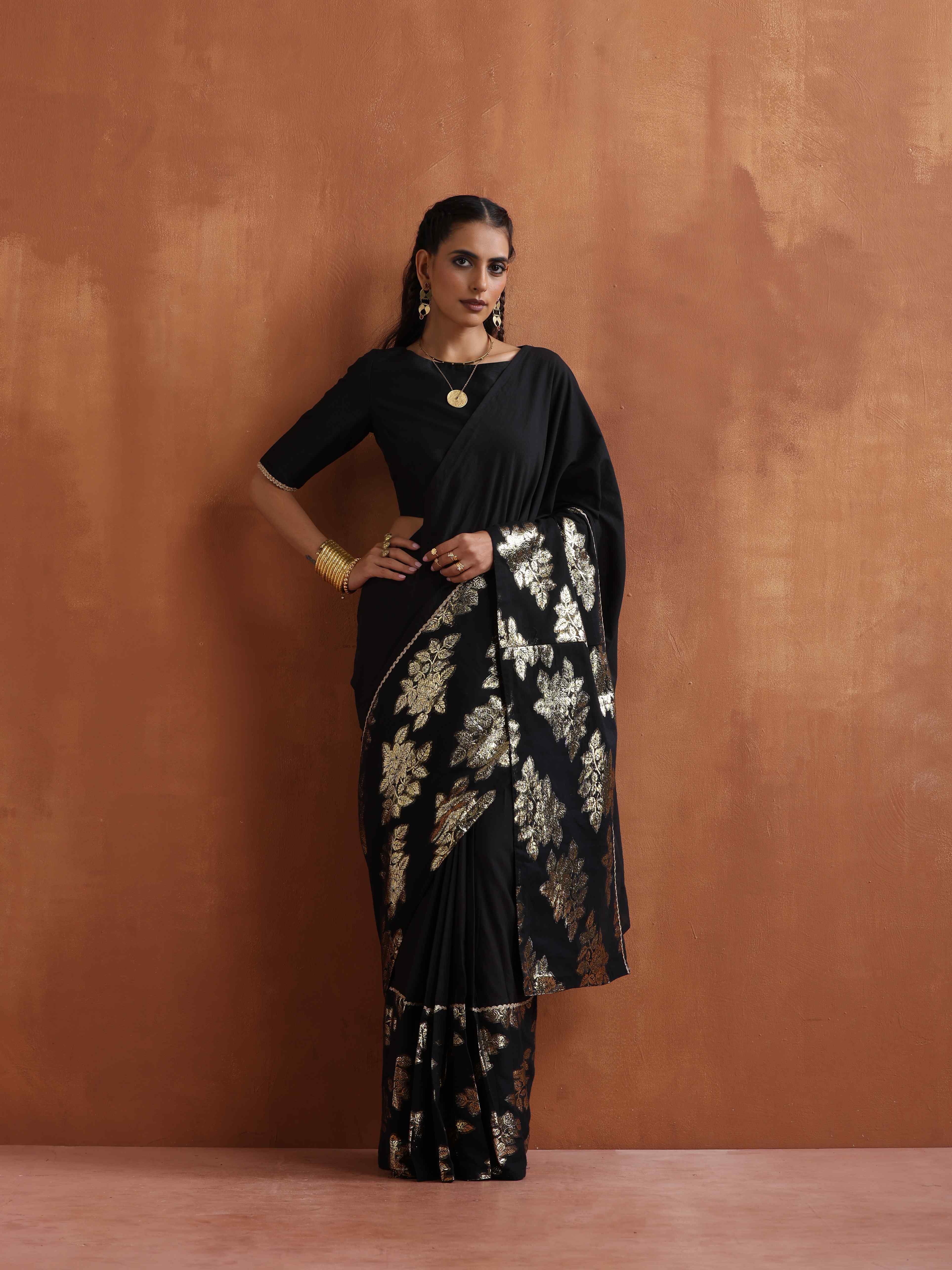 trueBrowns Black Metallic Saree