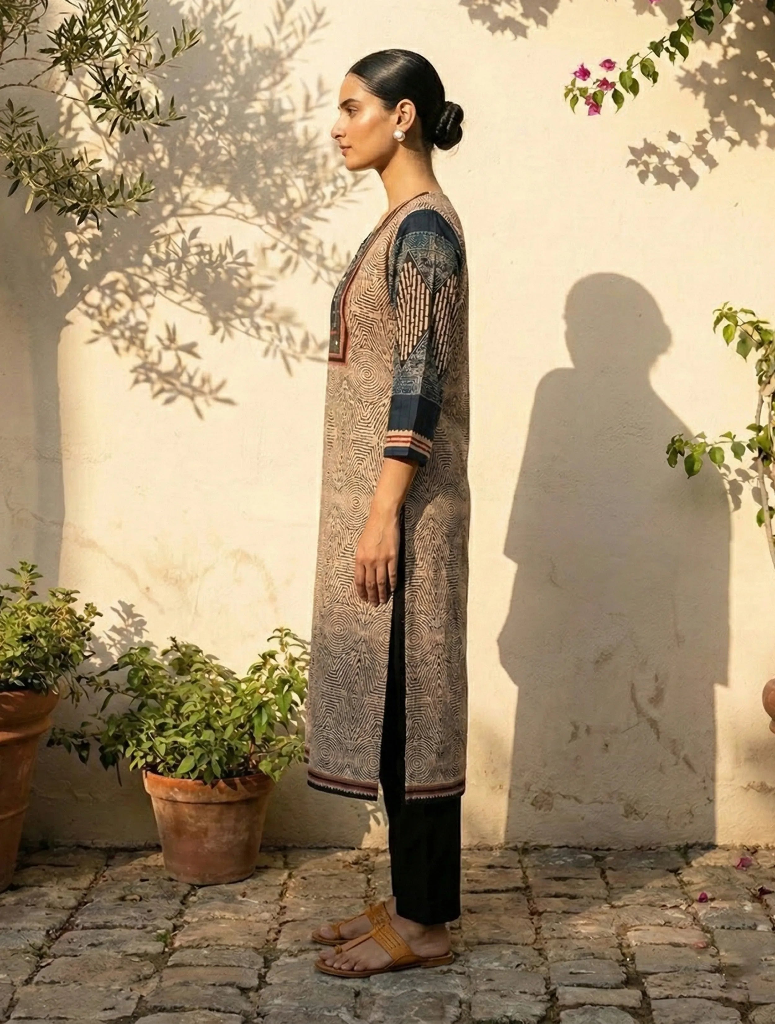 trueBrowns Beige Blue Printed V-Neck Kurta Pant Dupatta Set