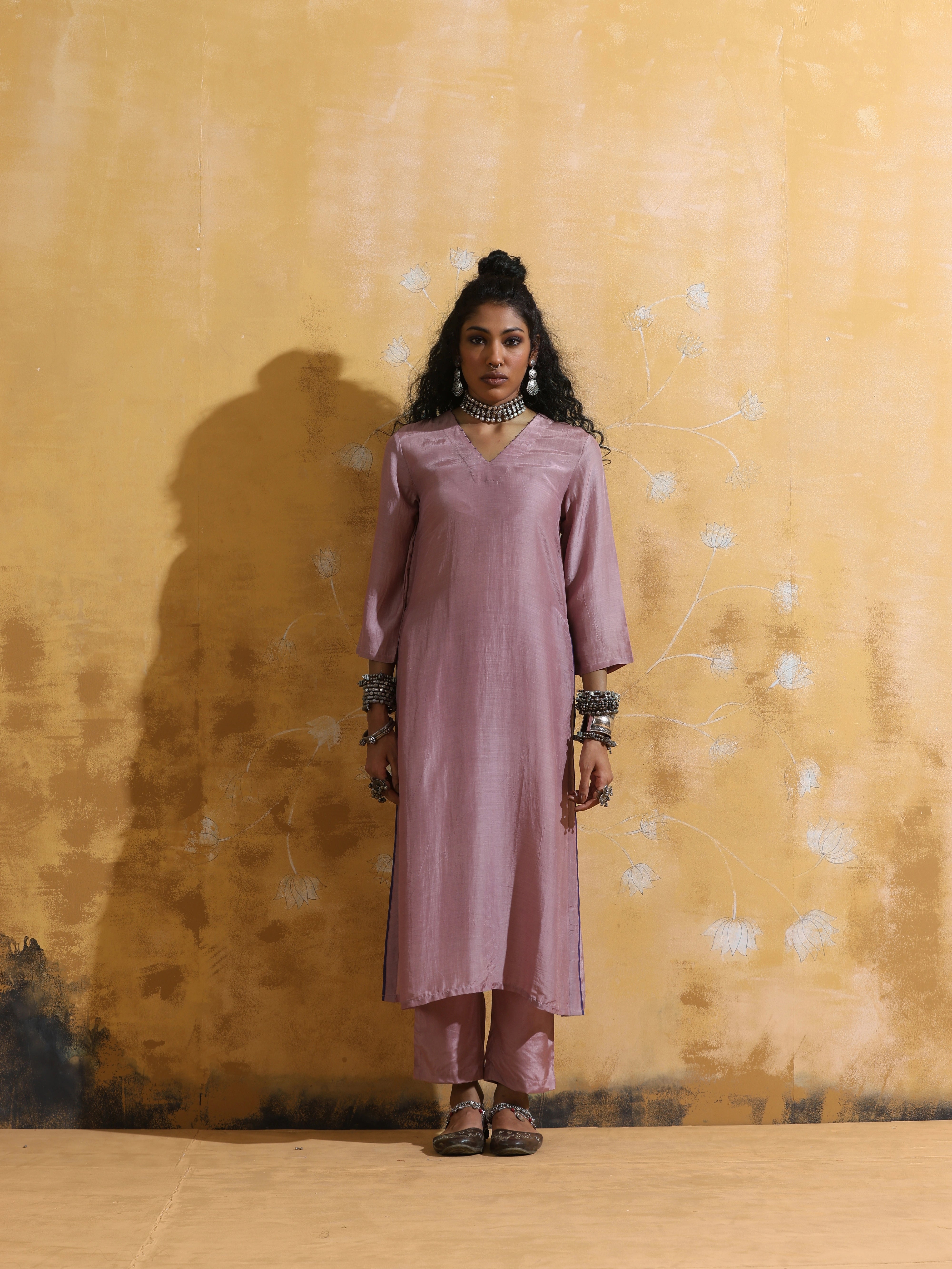 trueBrowns Lilac Muslin Silk High-Slit Kurta Pant Set