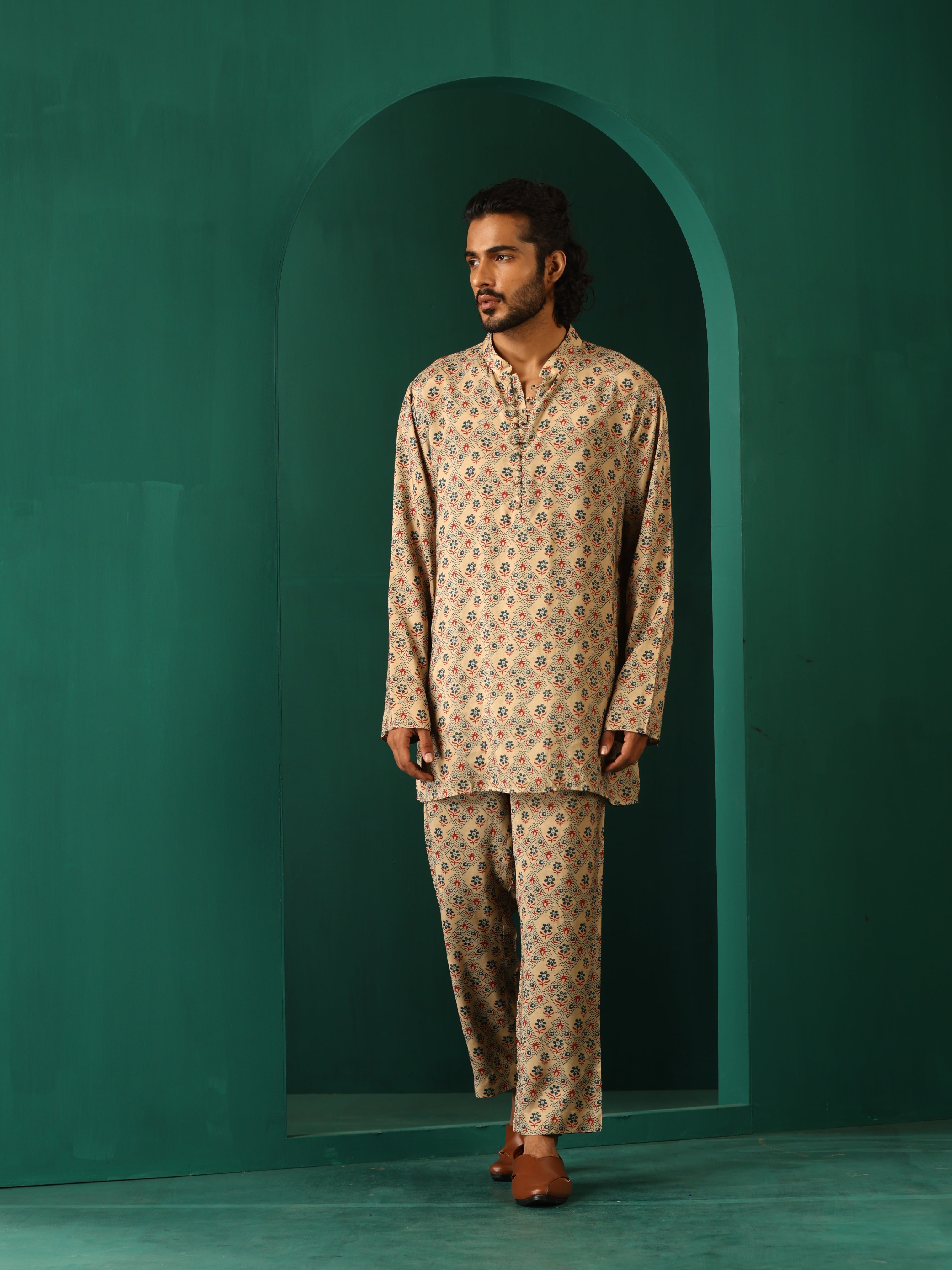 trueBrowns Men Beige Geometric Muslin Silk Printed Co-ord Set