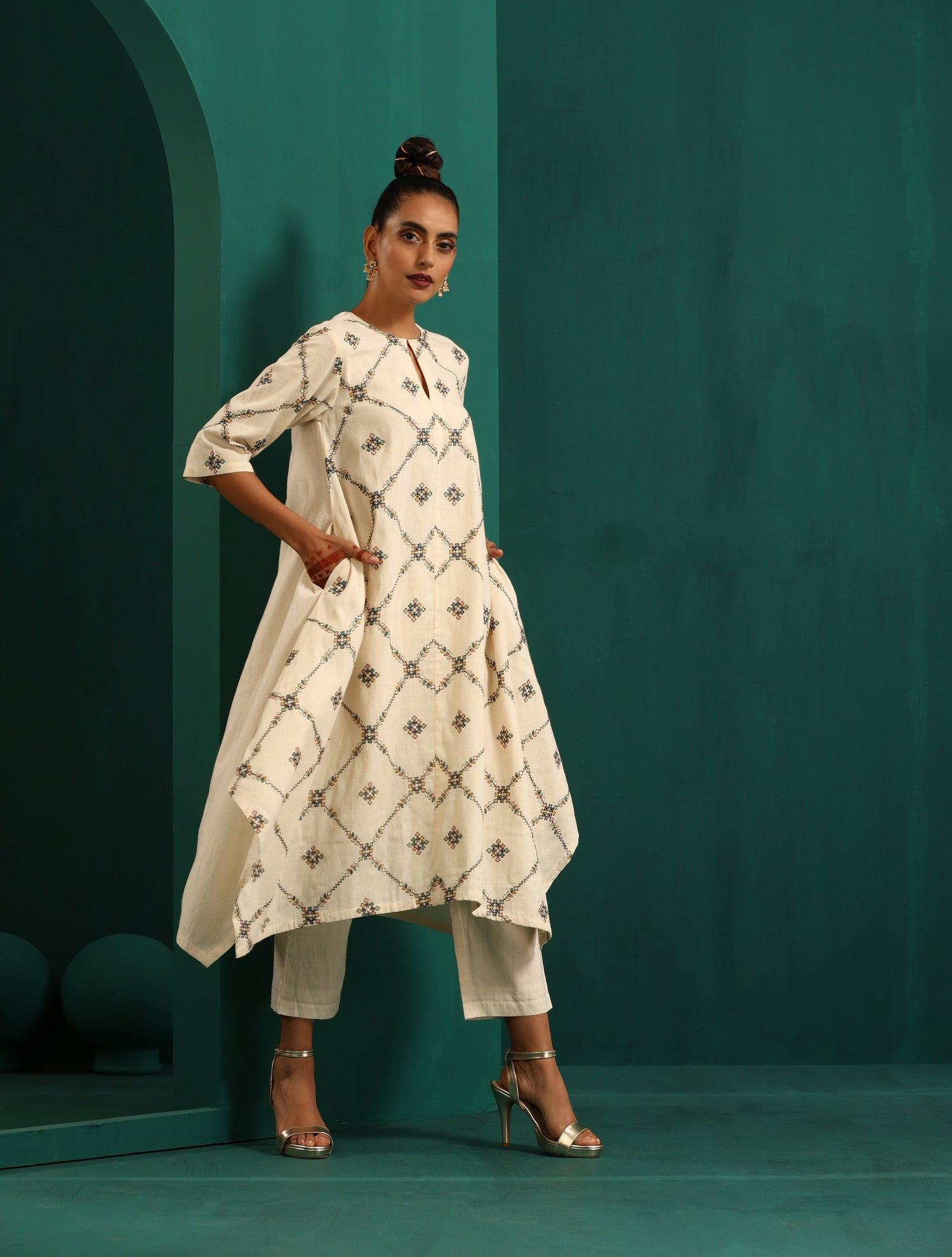 trueBrowns Ivory Embroidered Kurta Pant Set