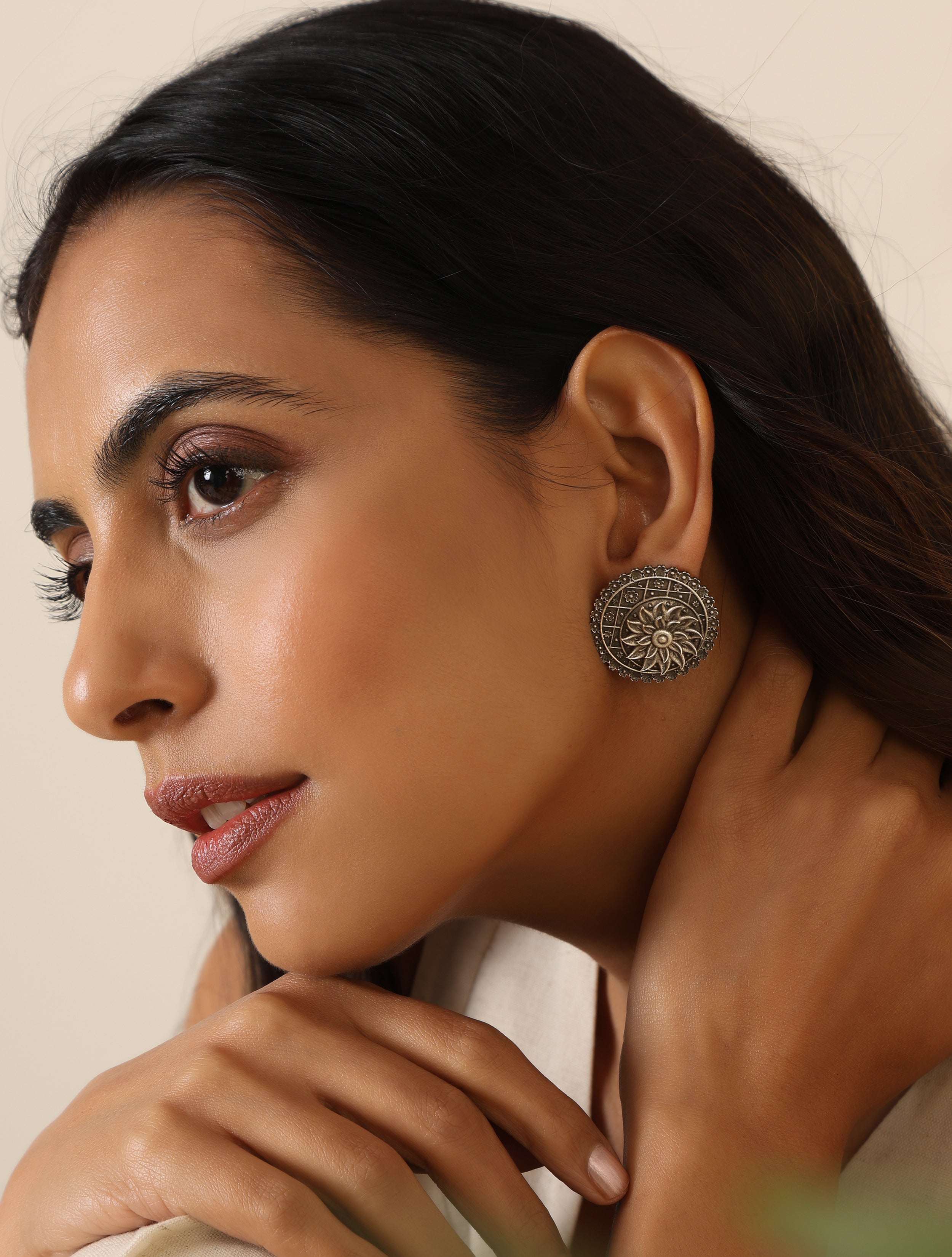 trueBrowns Silver Circular Floral Earrings
