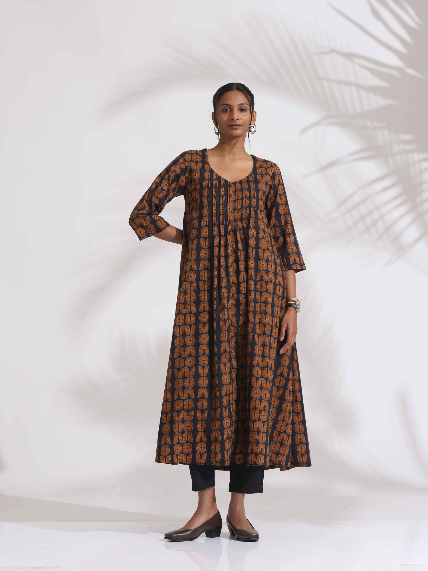 trueBrowns Black Cotton Print Pleated Flared Kurta Set