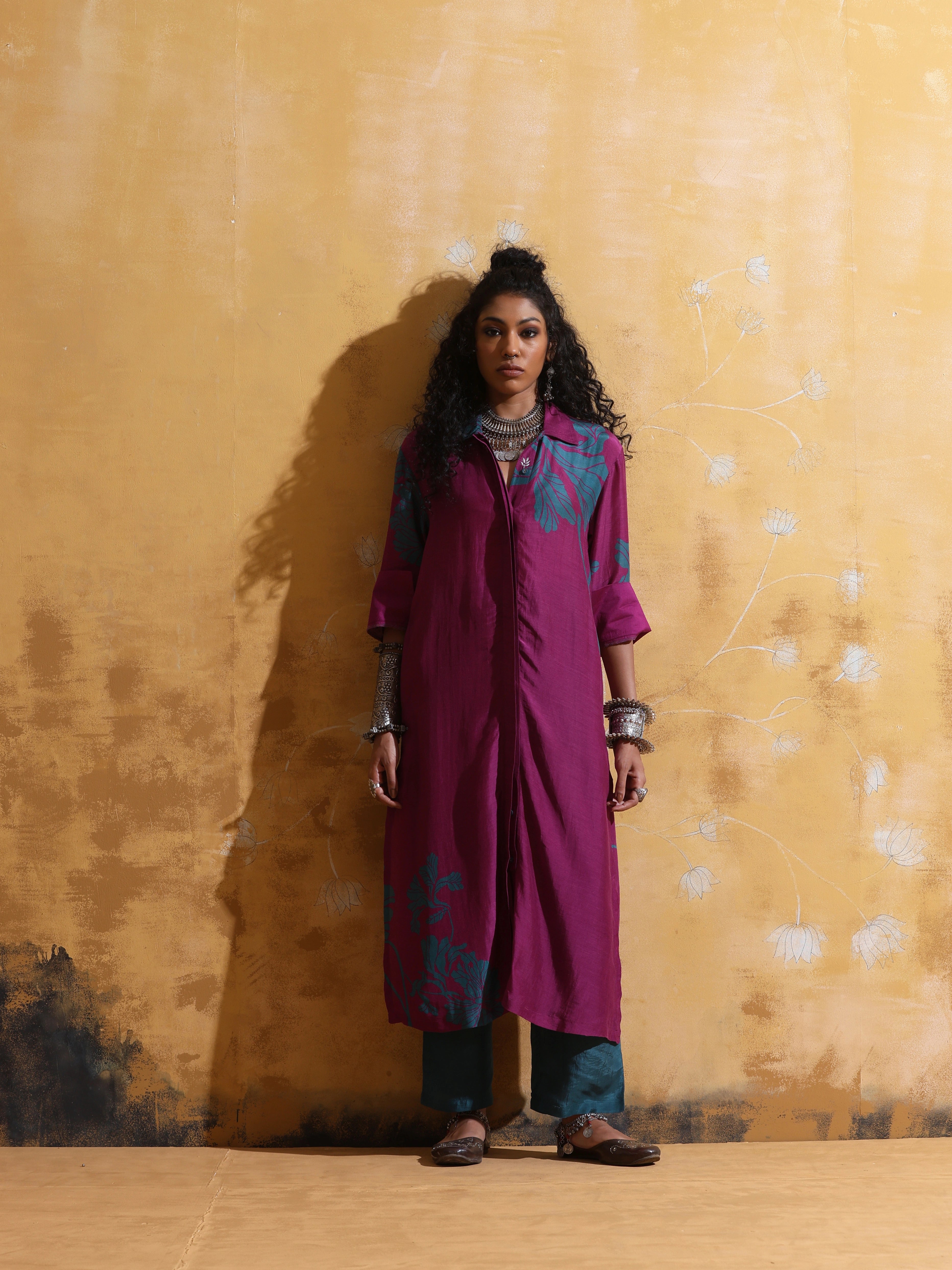 trueBrowns Purple Teal Floral Print Muslin Silk Straight Kurta Set