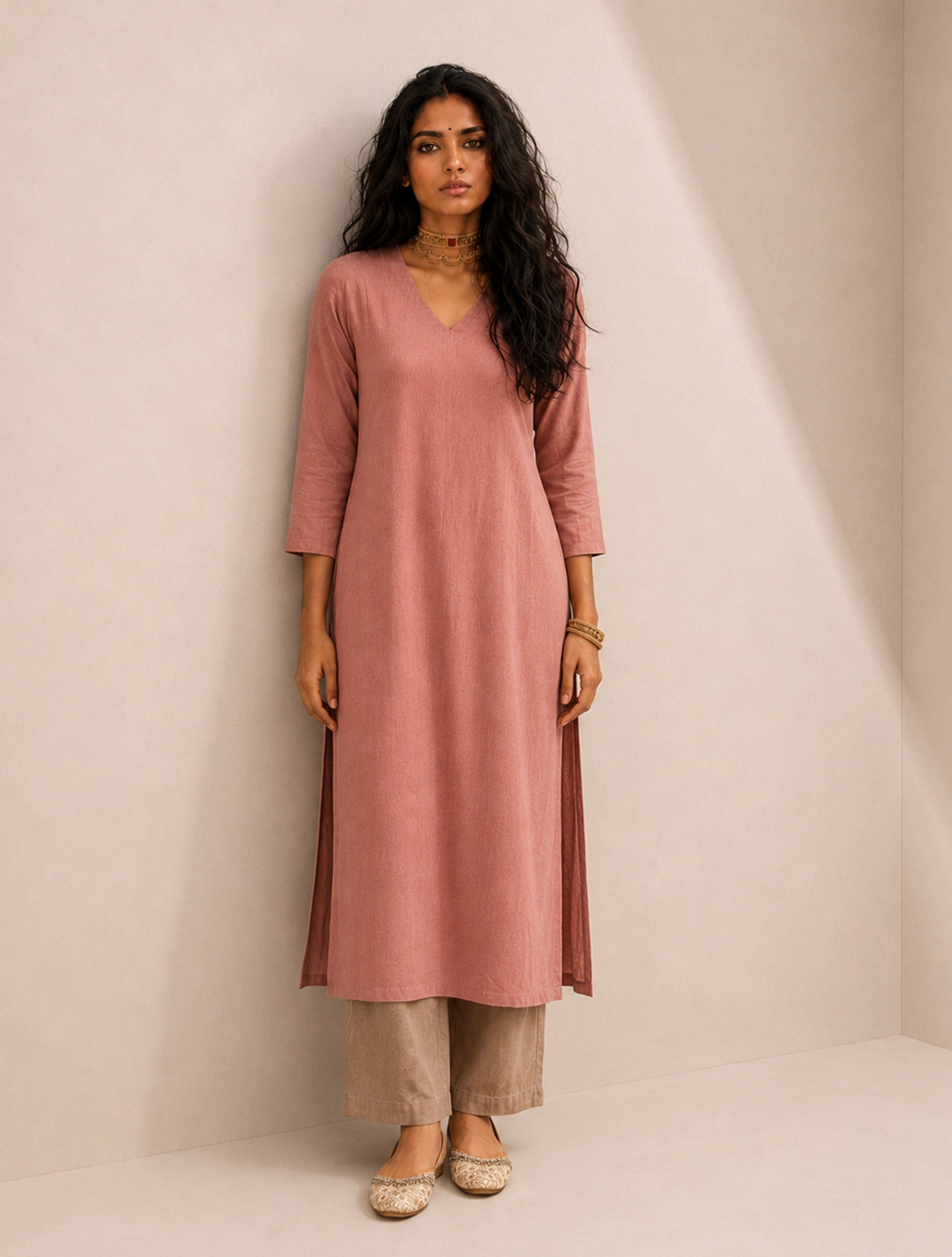trueBrowns Pink Solid Viscose High-Slit Kurta Set