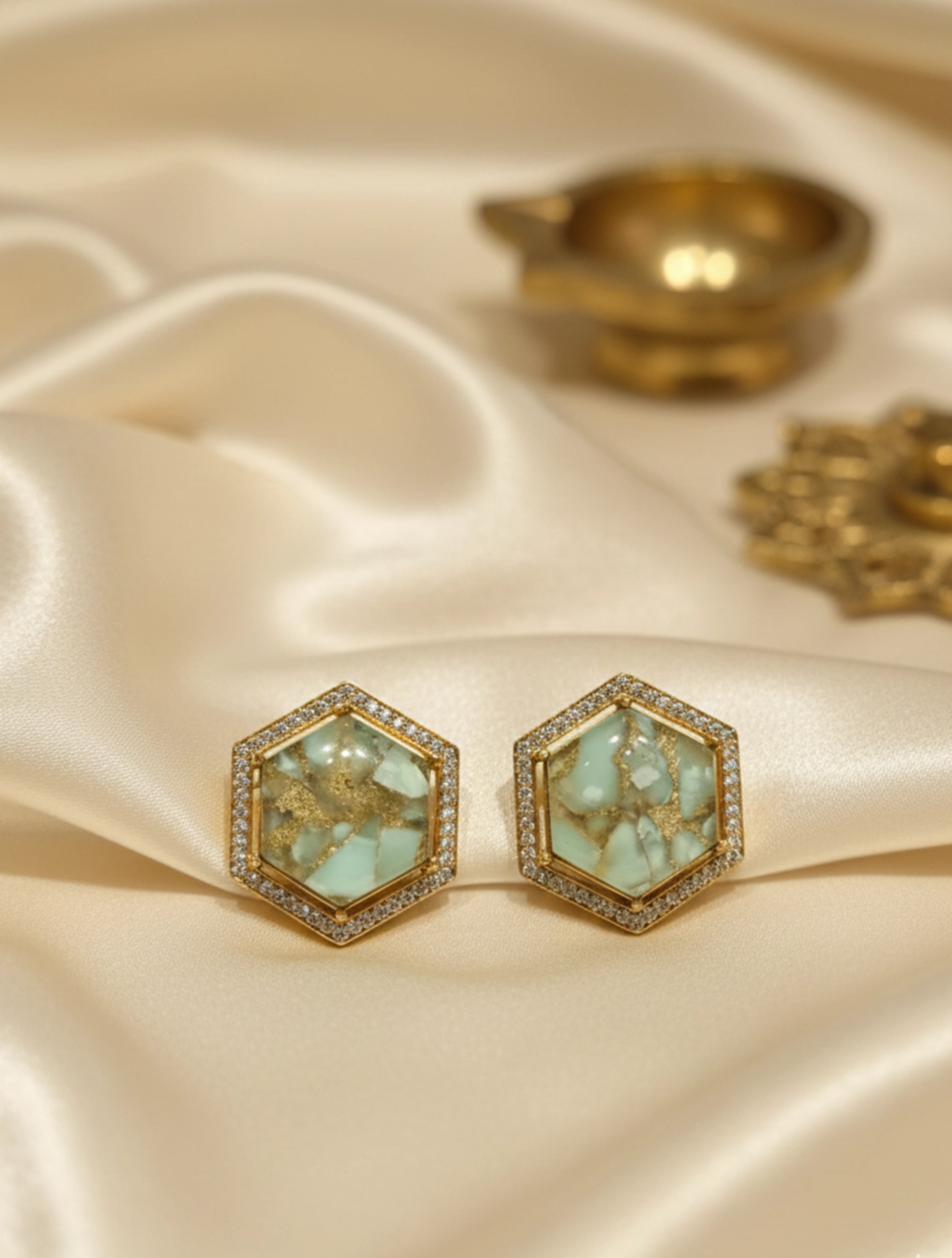 trueBrowns Mint Green Hexa Pendant Set