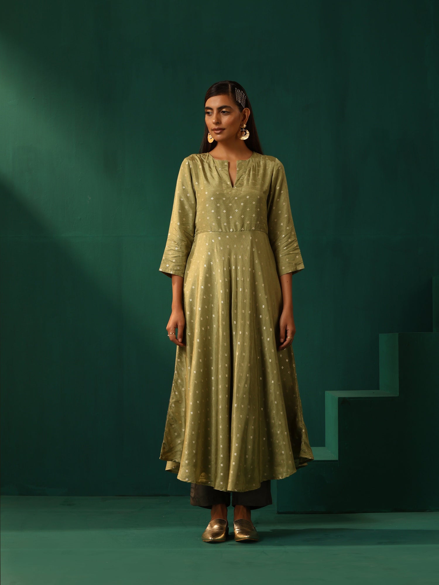trueBrowns Green Square Viscose Silk Kurta Pant Set